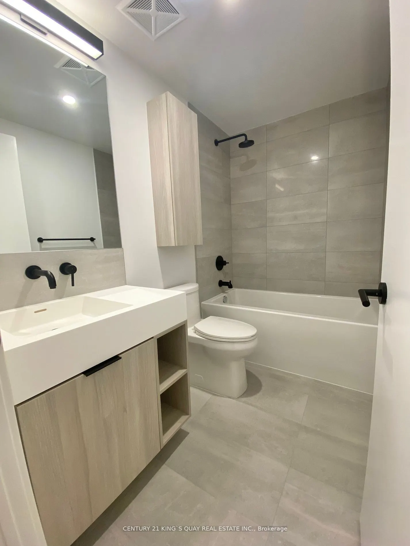 108 Peter Street, #503