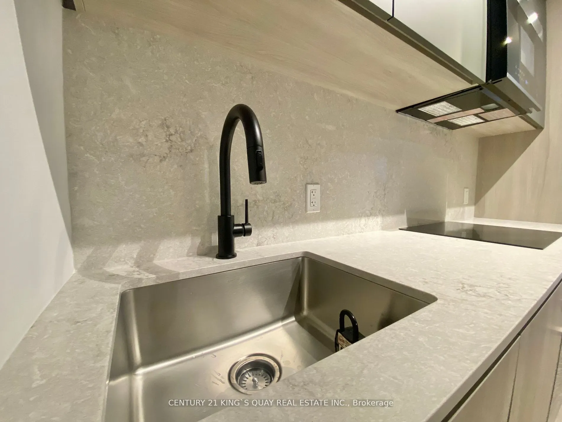 108 Peter Street, #503