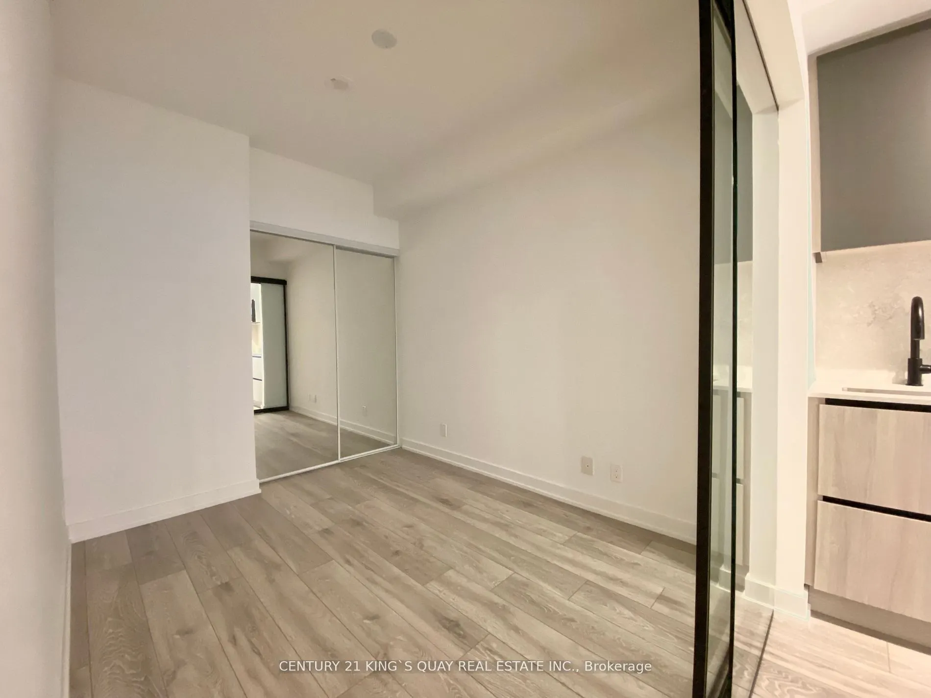 108 Peter Street, #503