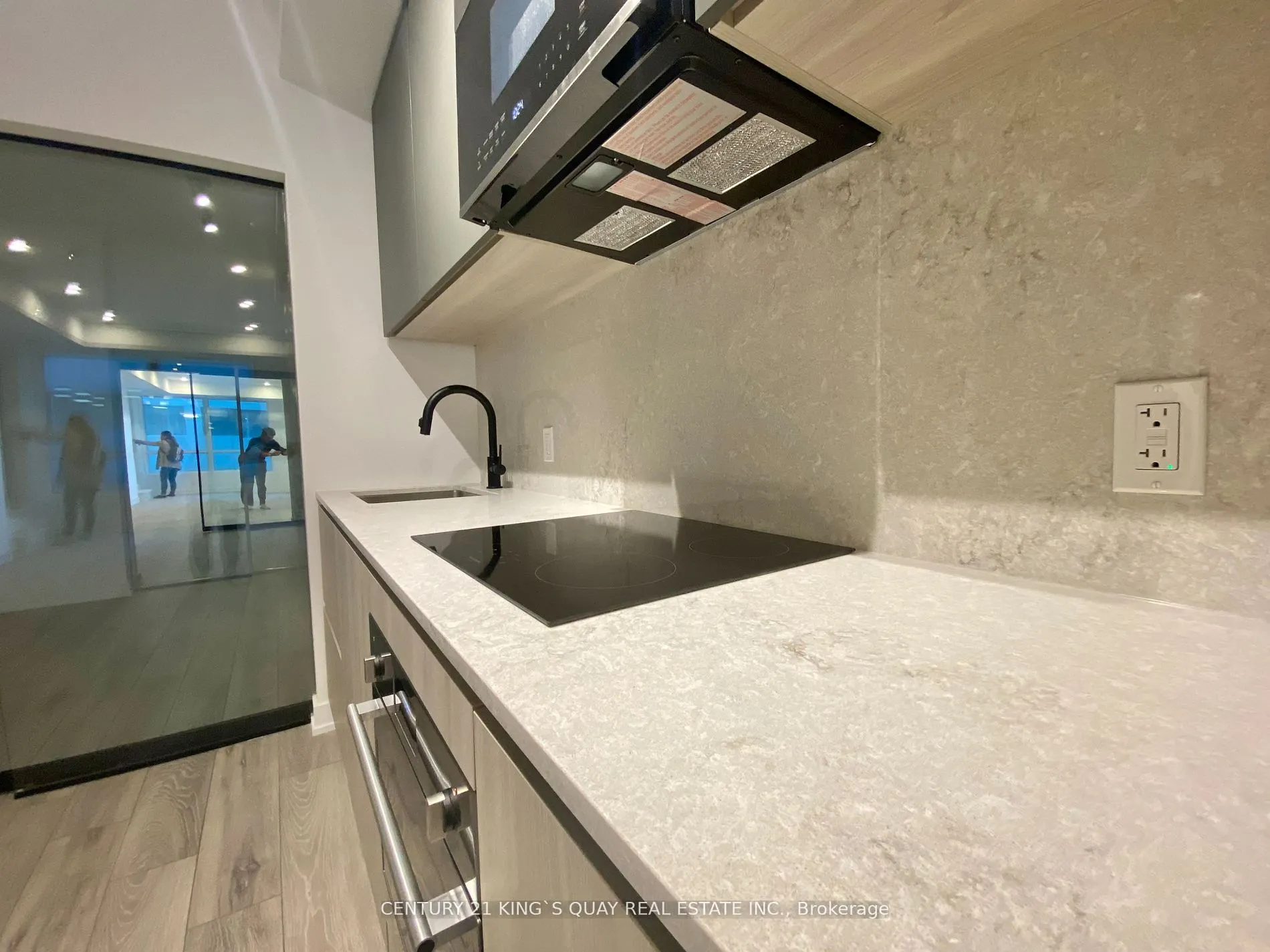 108 Peter Street, #503