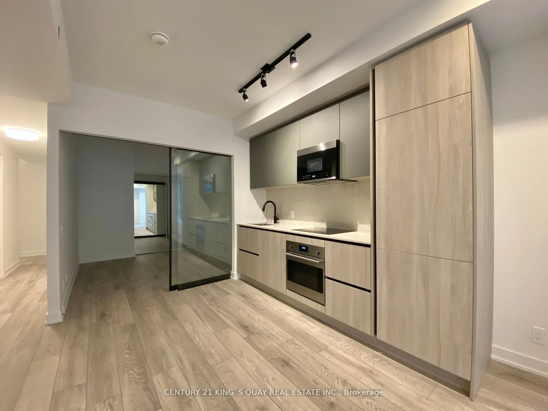 108 Peter Street, #503
