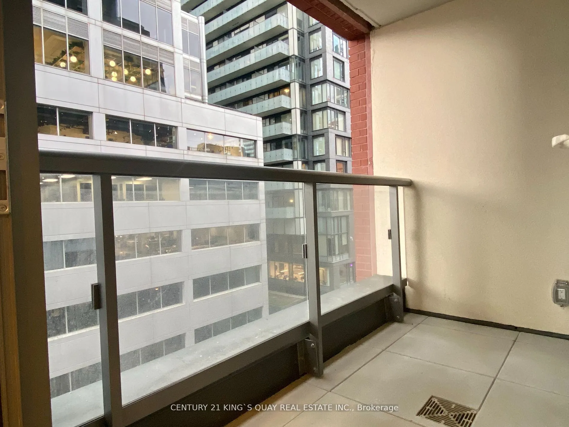 108 Peter Street, #503