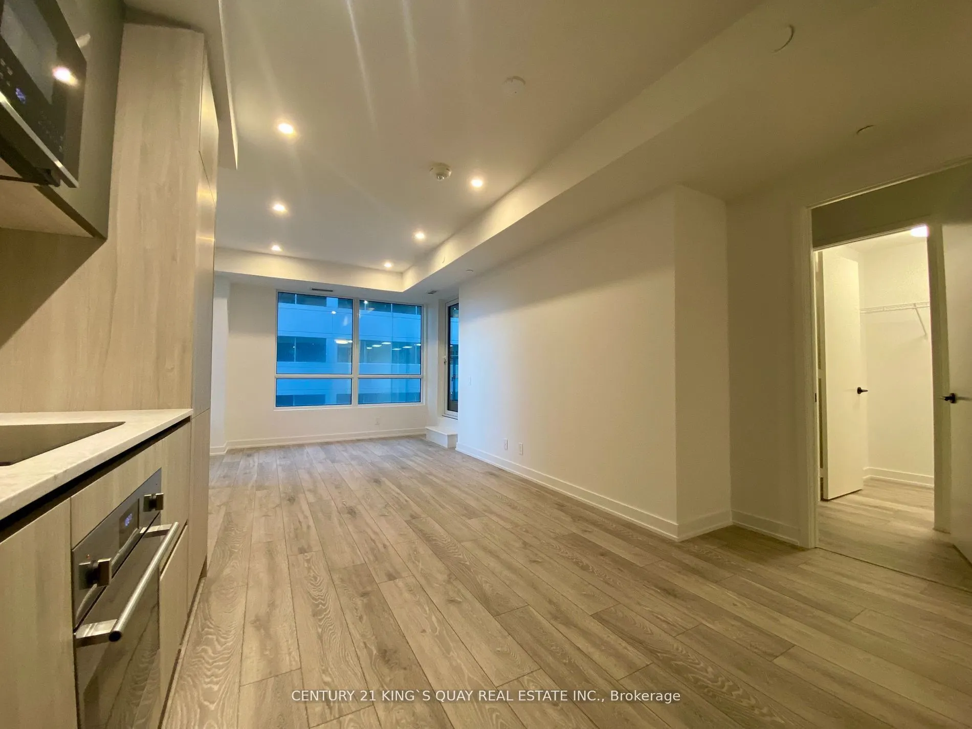 108 Peter Street, #503