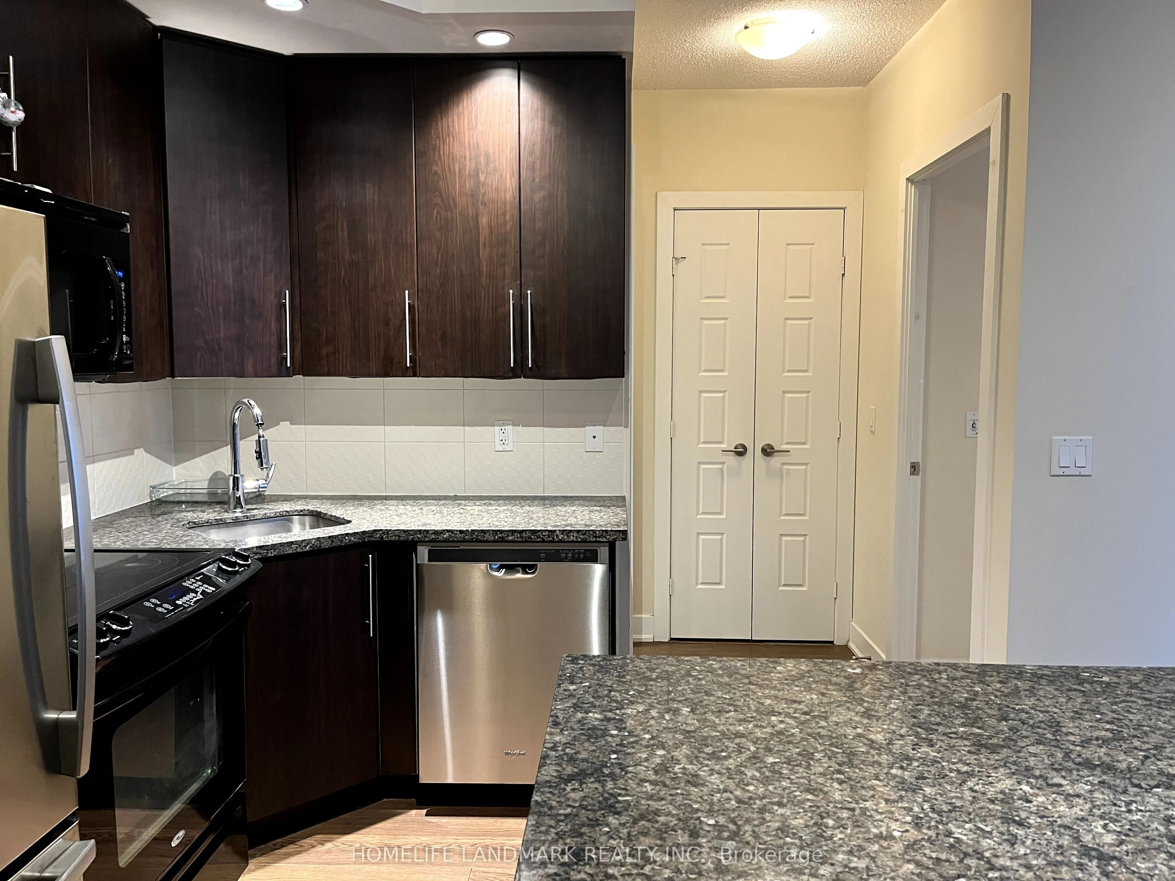 28 Linden Street, #1501