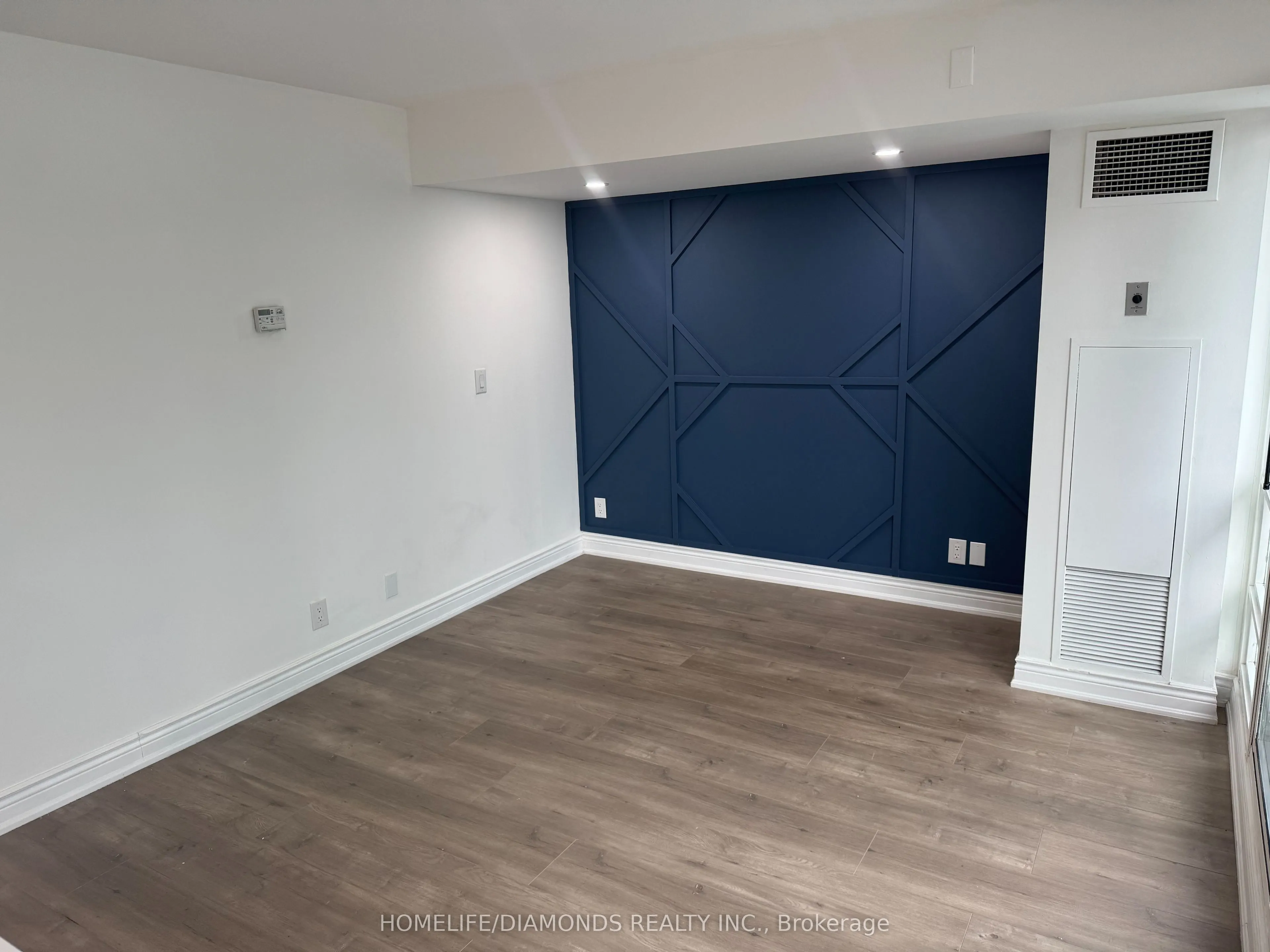 381 FRONT Street W, #2601