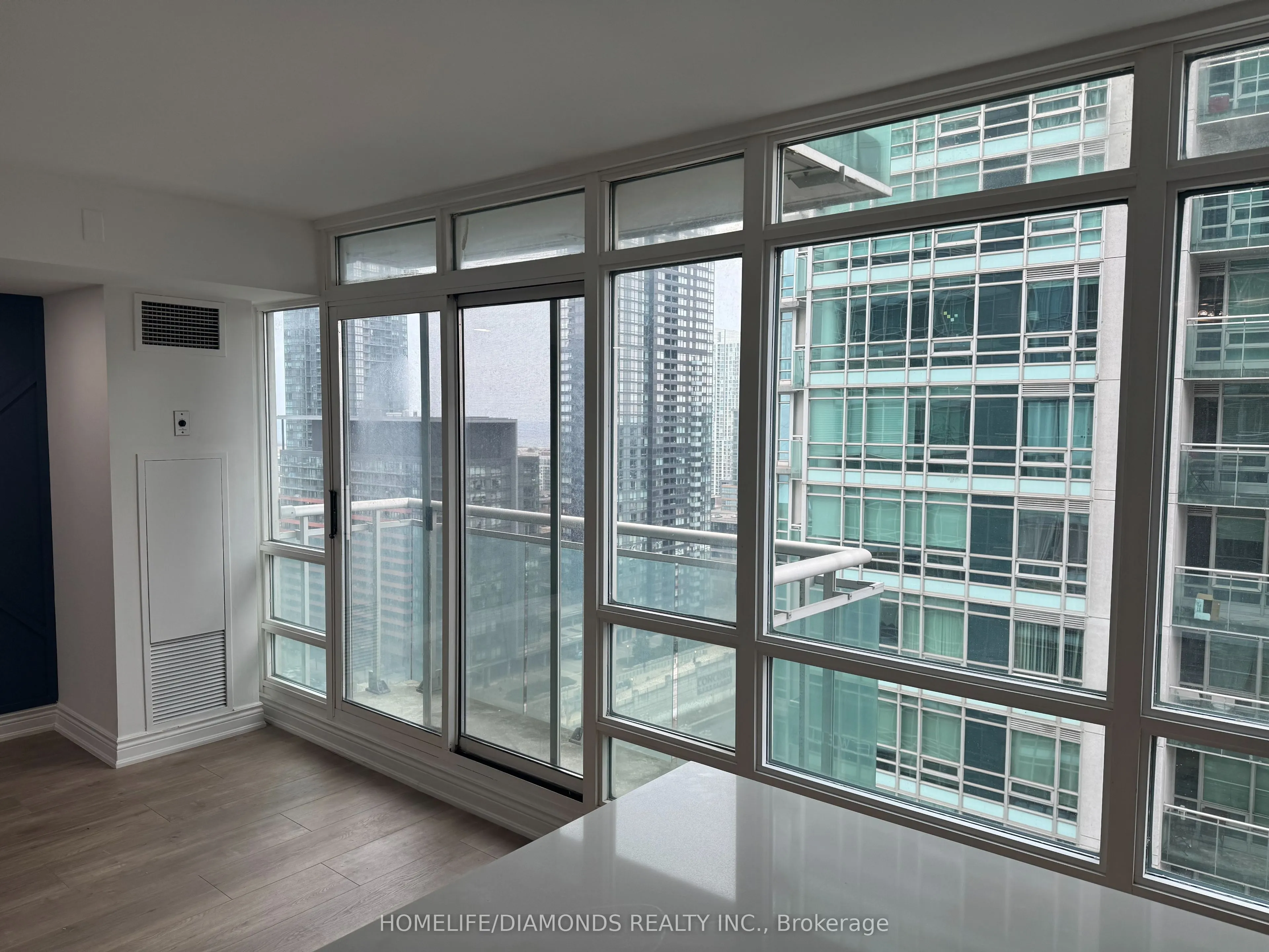 381 FRONT Street W, #2601