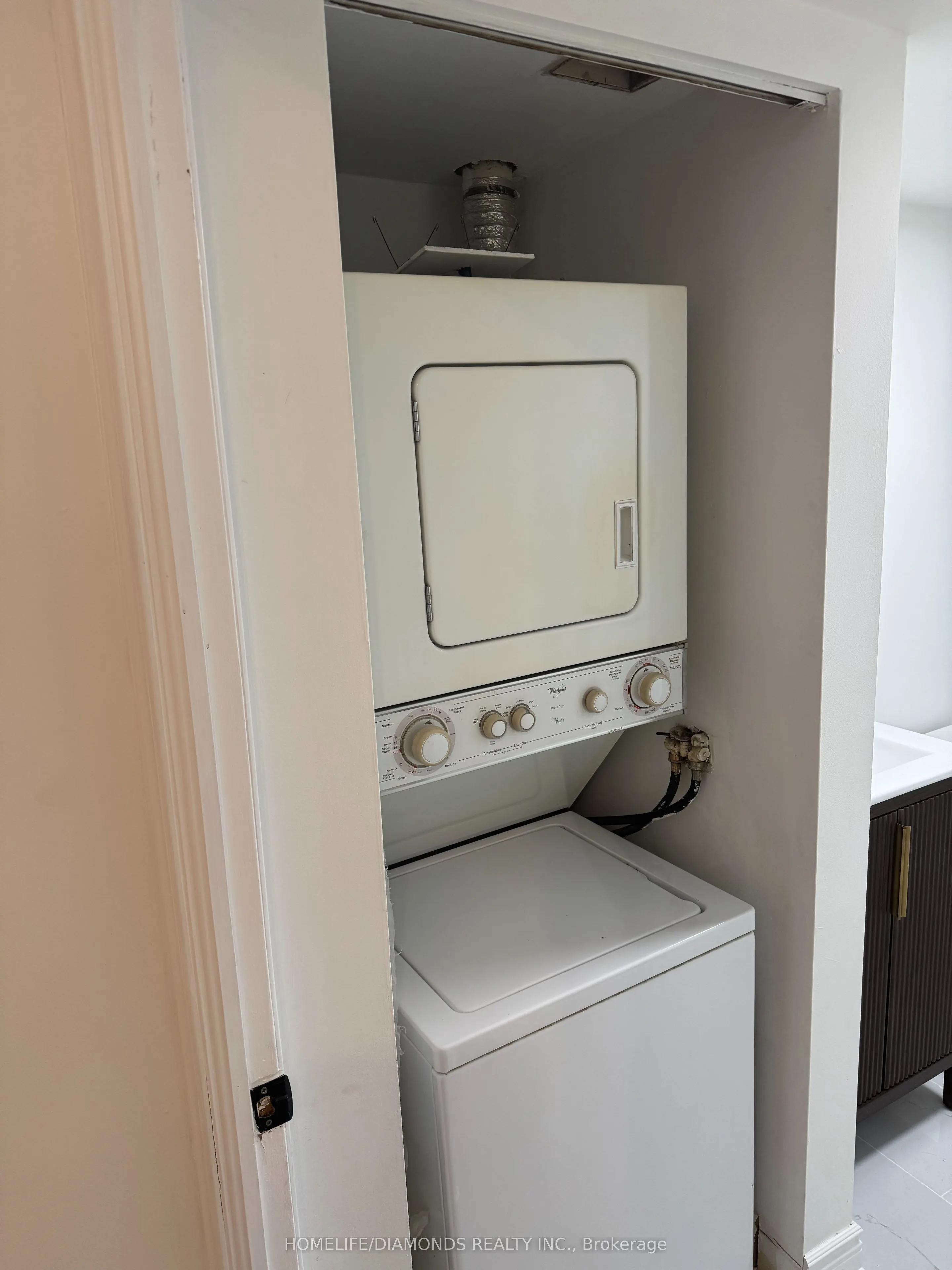 381 FRONT Street W, #2601