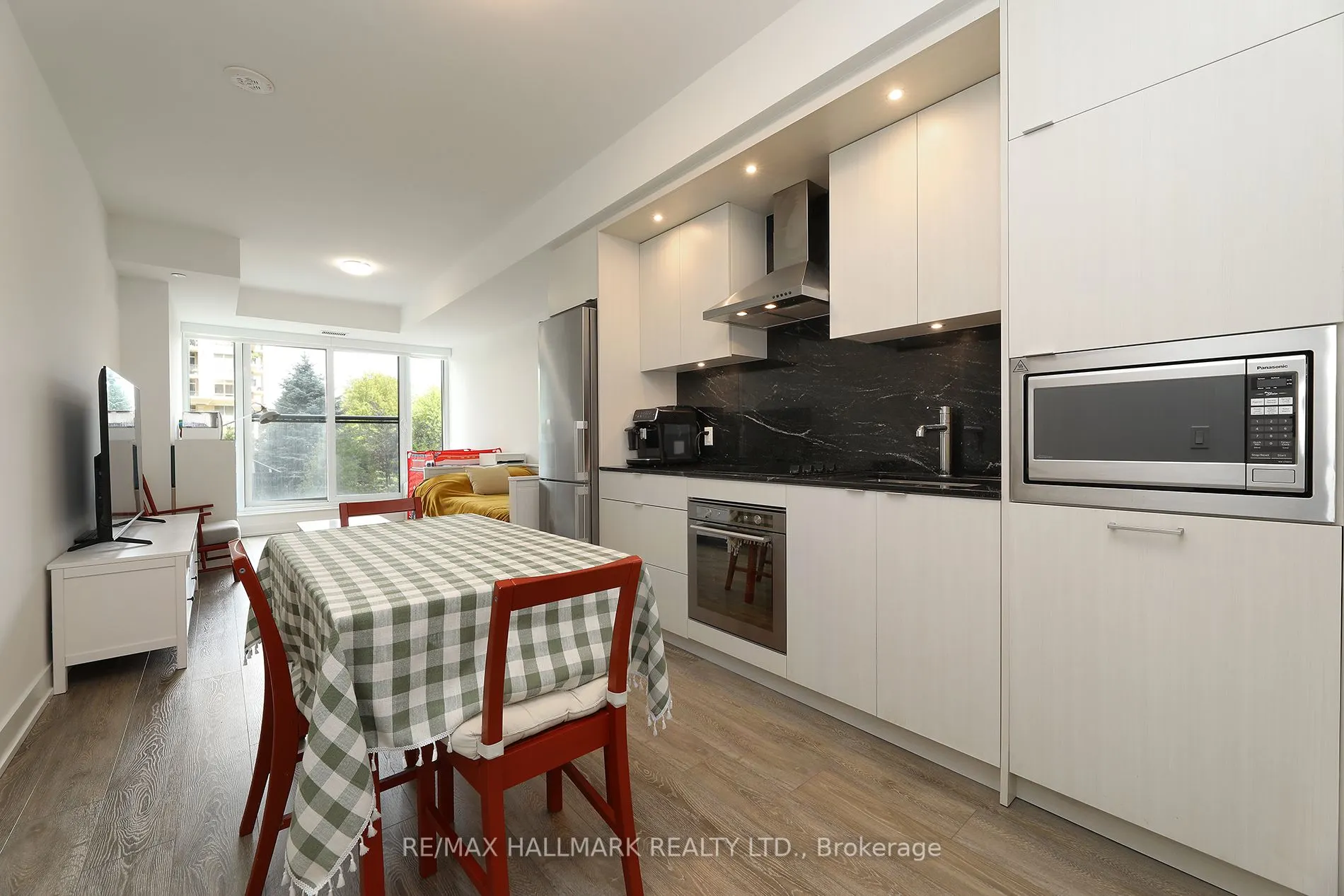 20 Inn on the Park Drive, #343