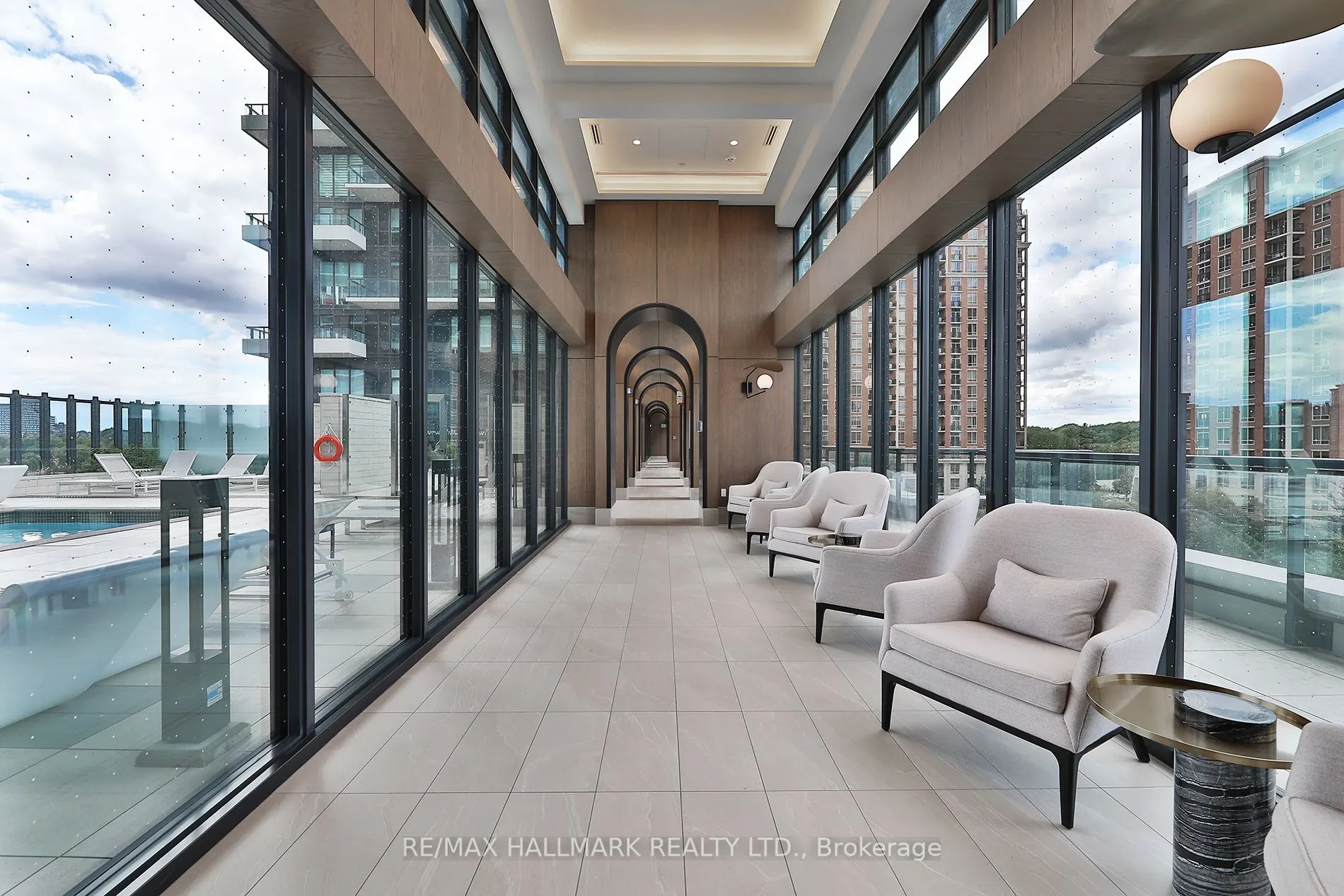 20 Inn on the Park Drive, #343