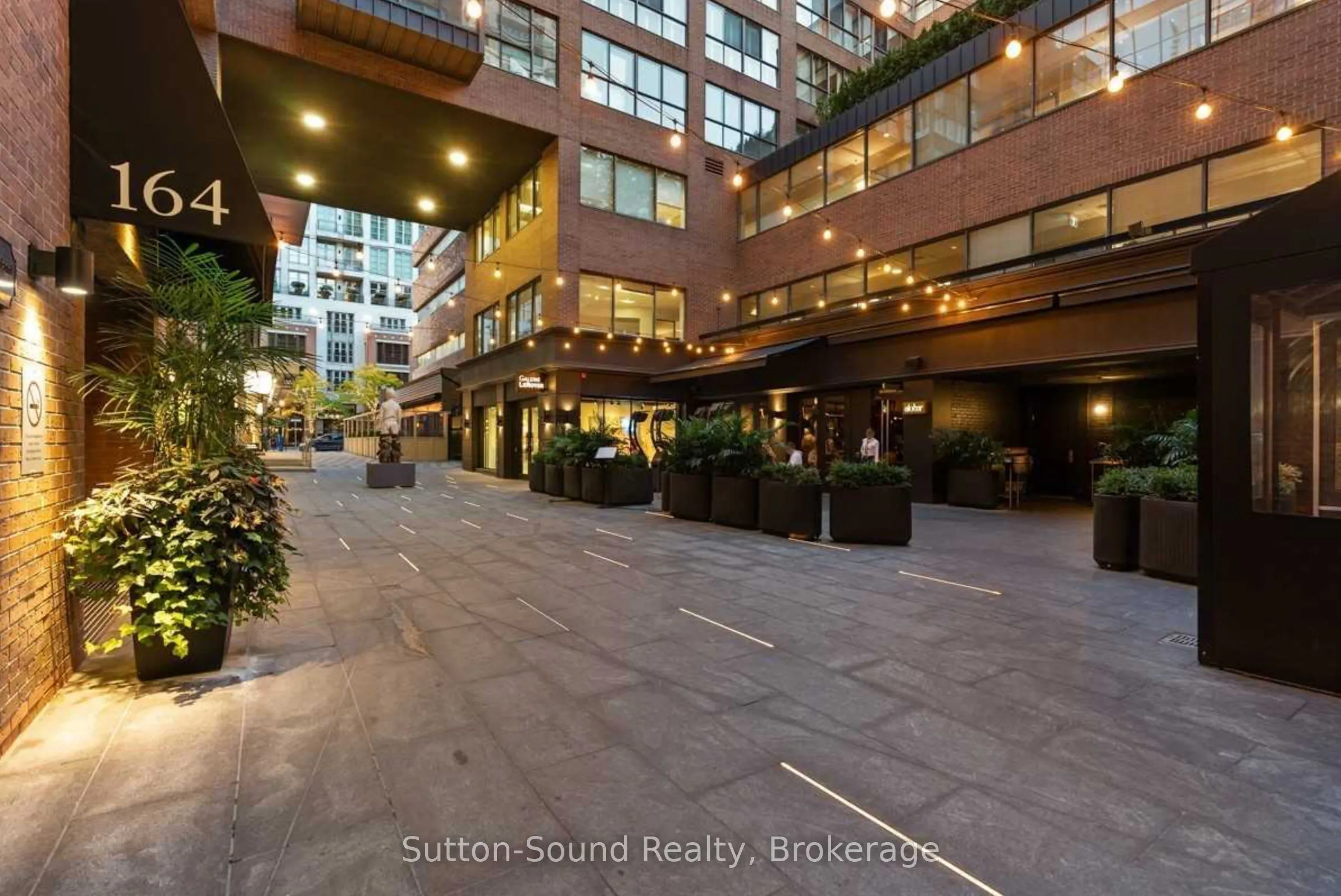 164 Cumberland Street, #606