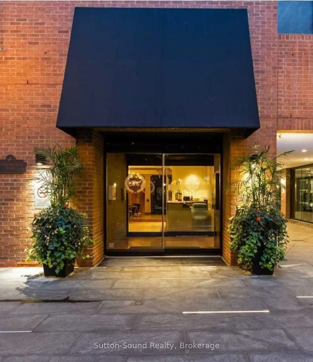 164 Cumberland Street, #606