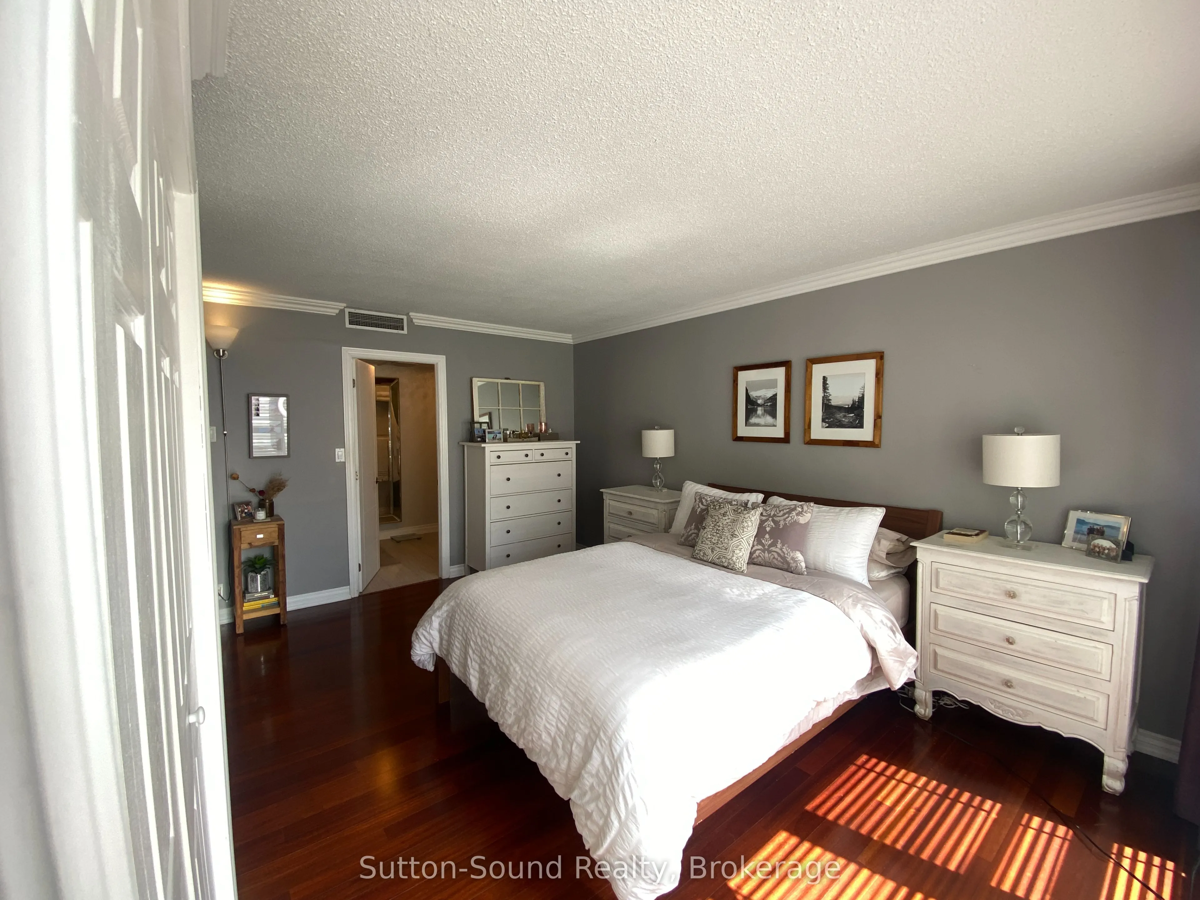 164 Cumberland Street, #606