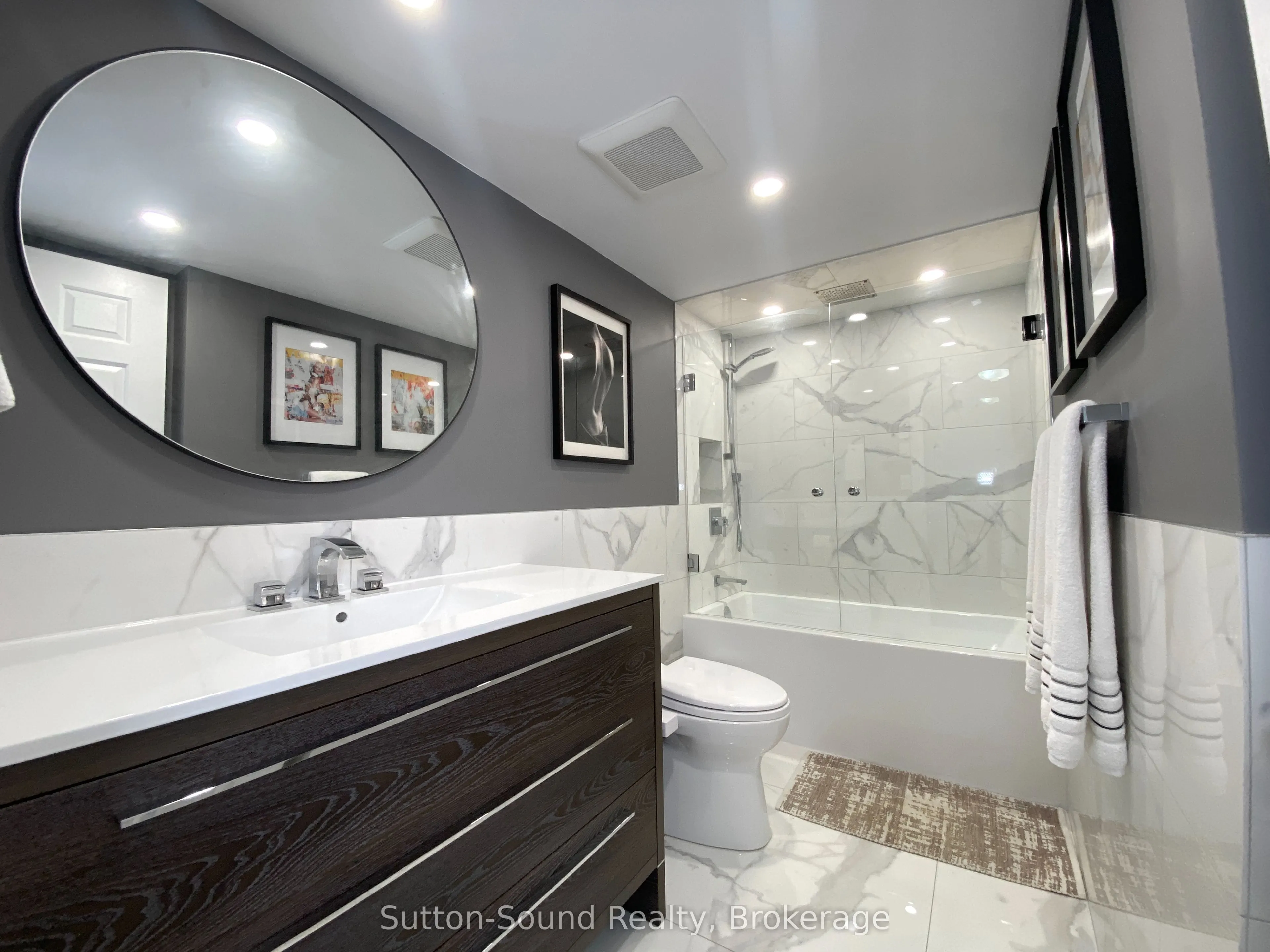 164 Cumberland Street, #606