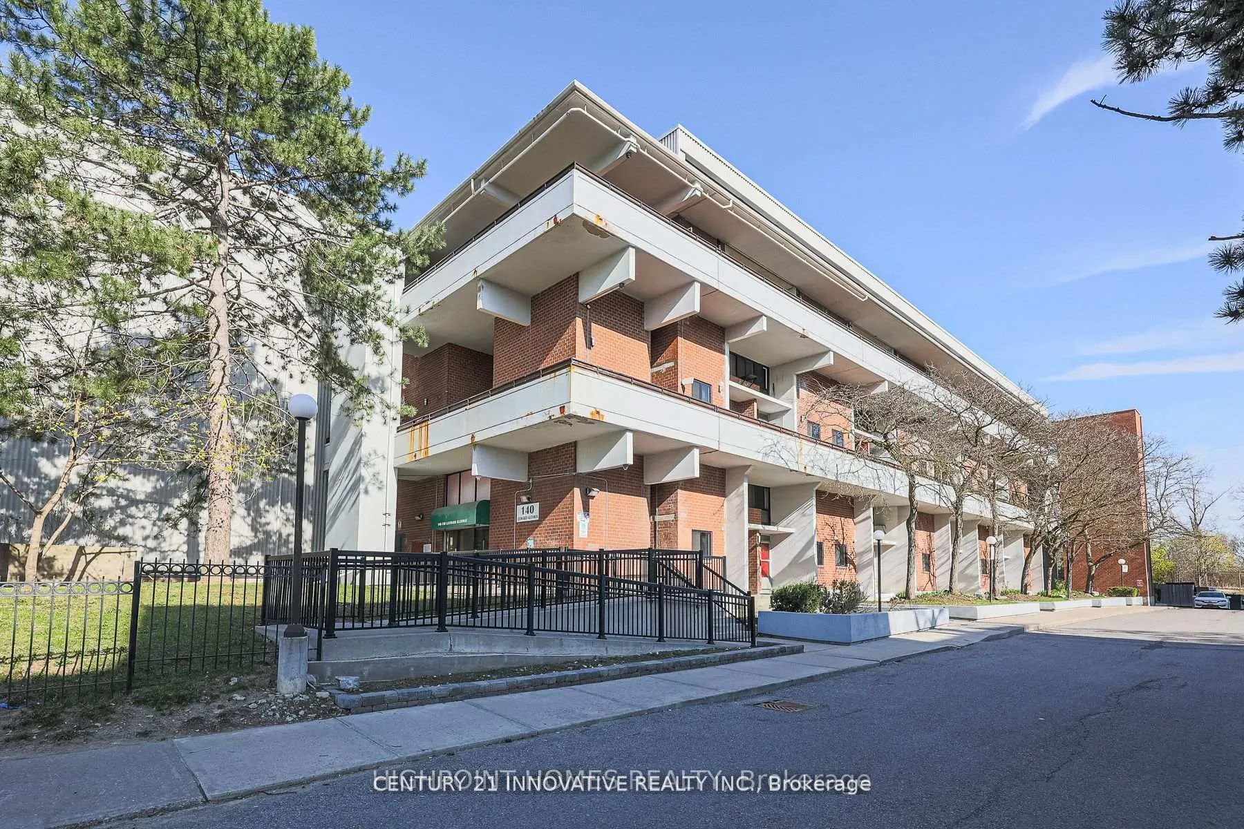 140 Leeward Glenway, #215