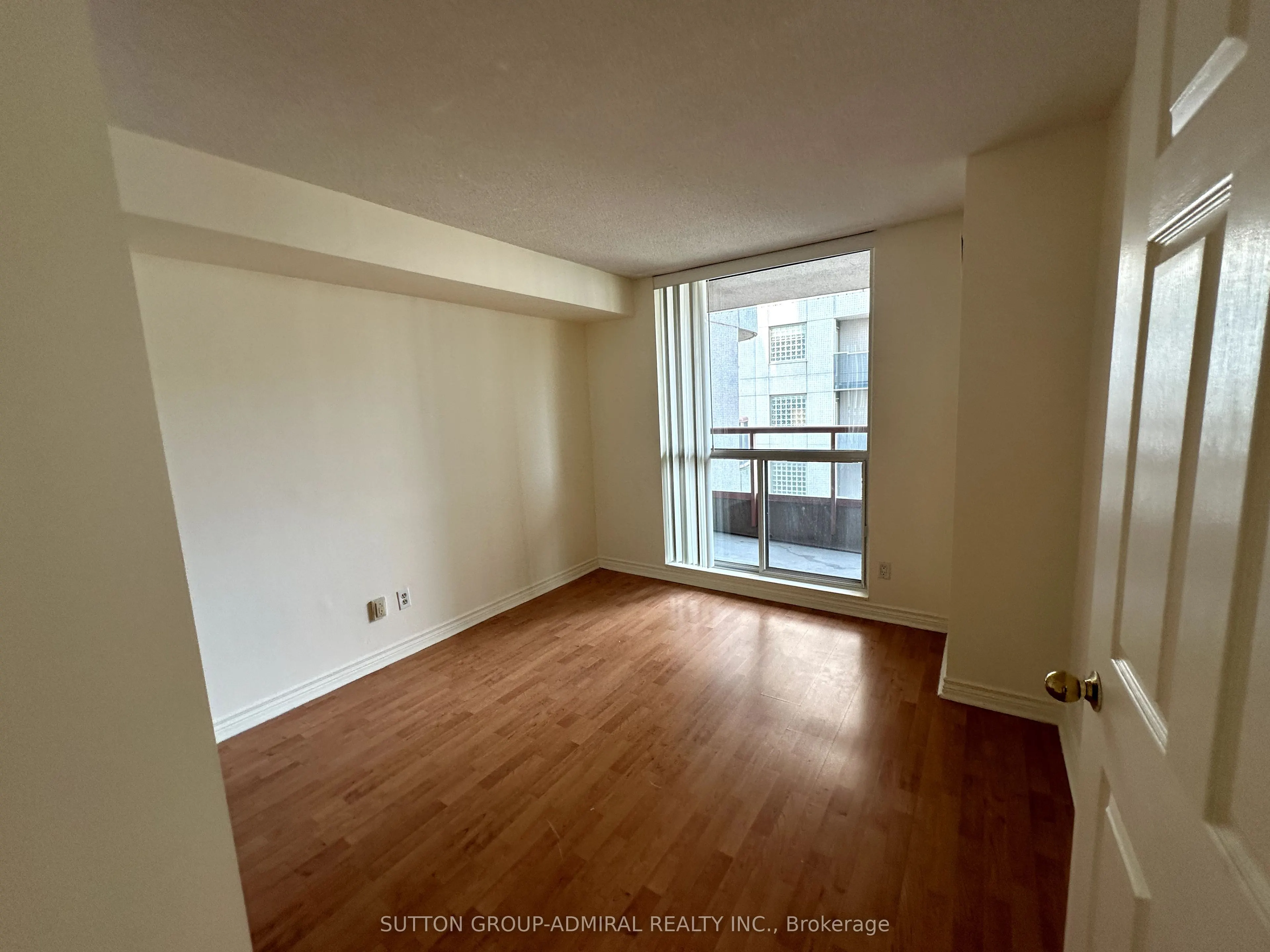 736 Bay Street, #1808