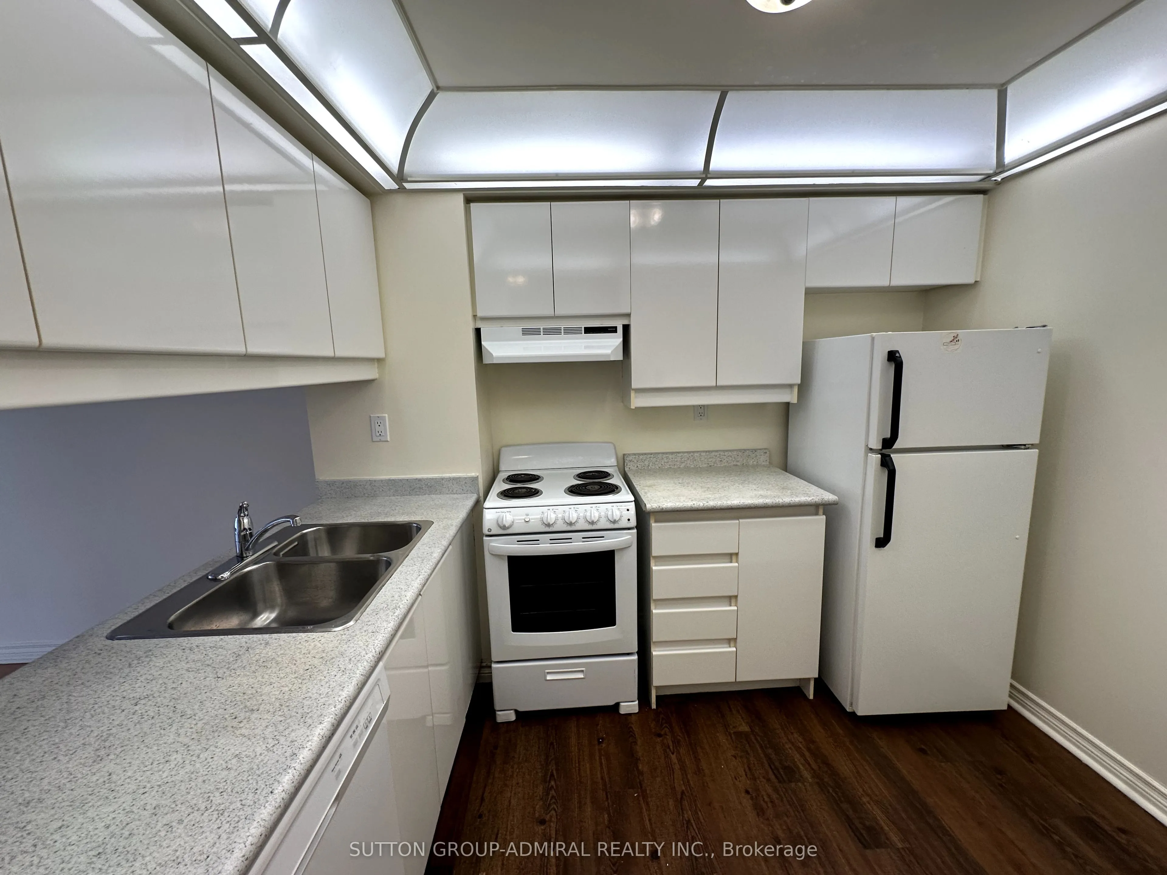 736 Bay Street, #1808