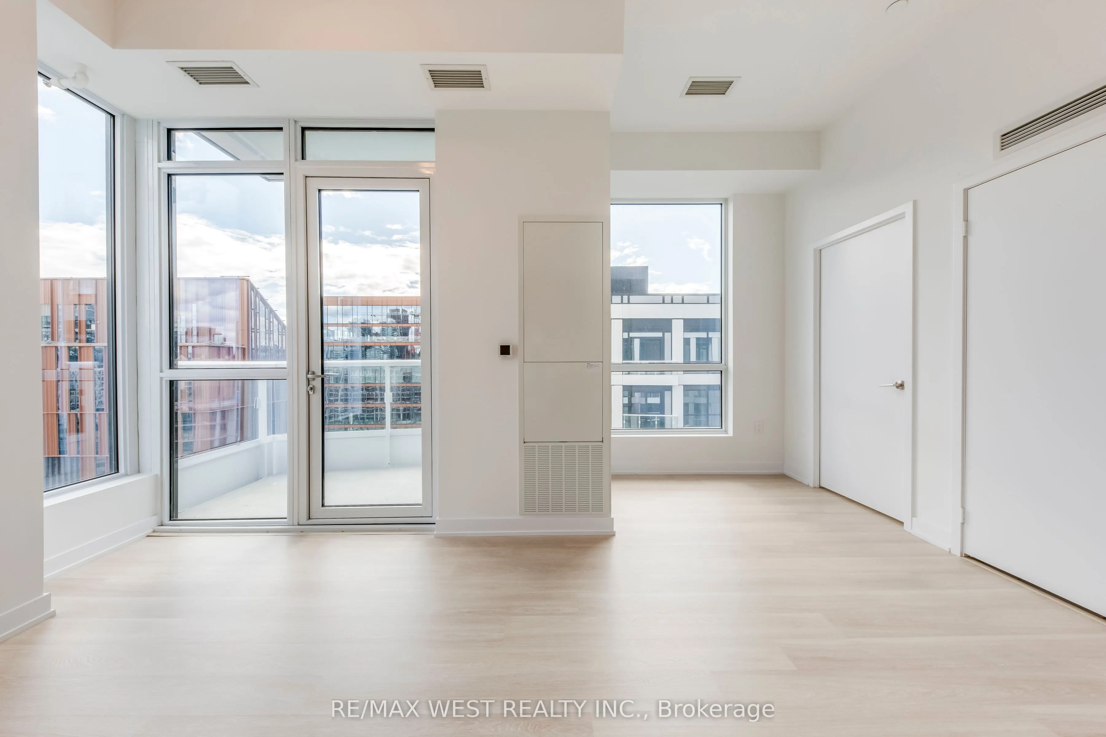 15 Richardson Street, #1106