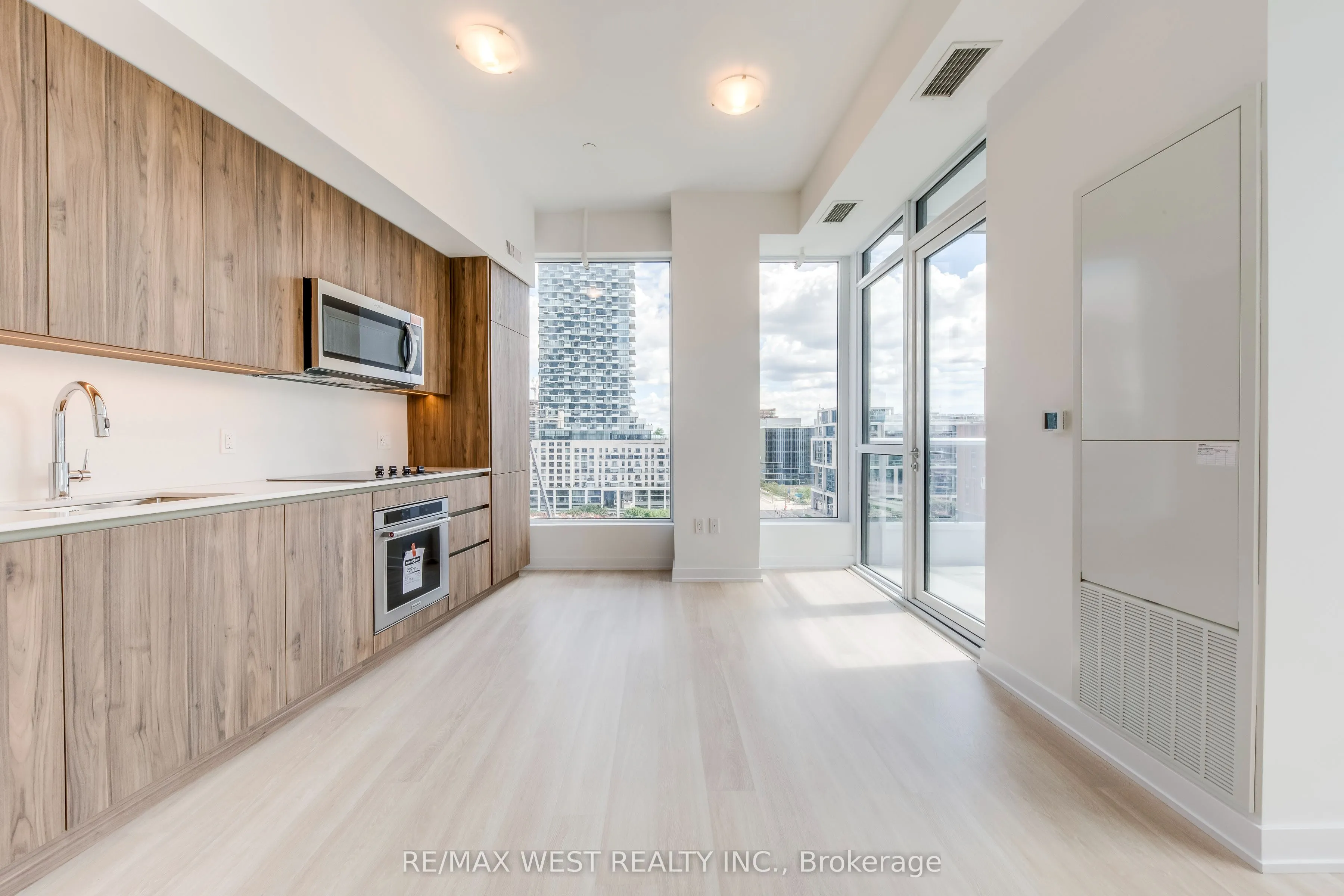 15 Richardson Street, #1106