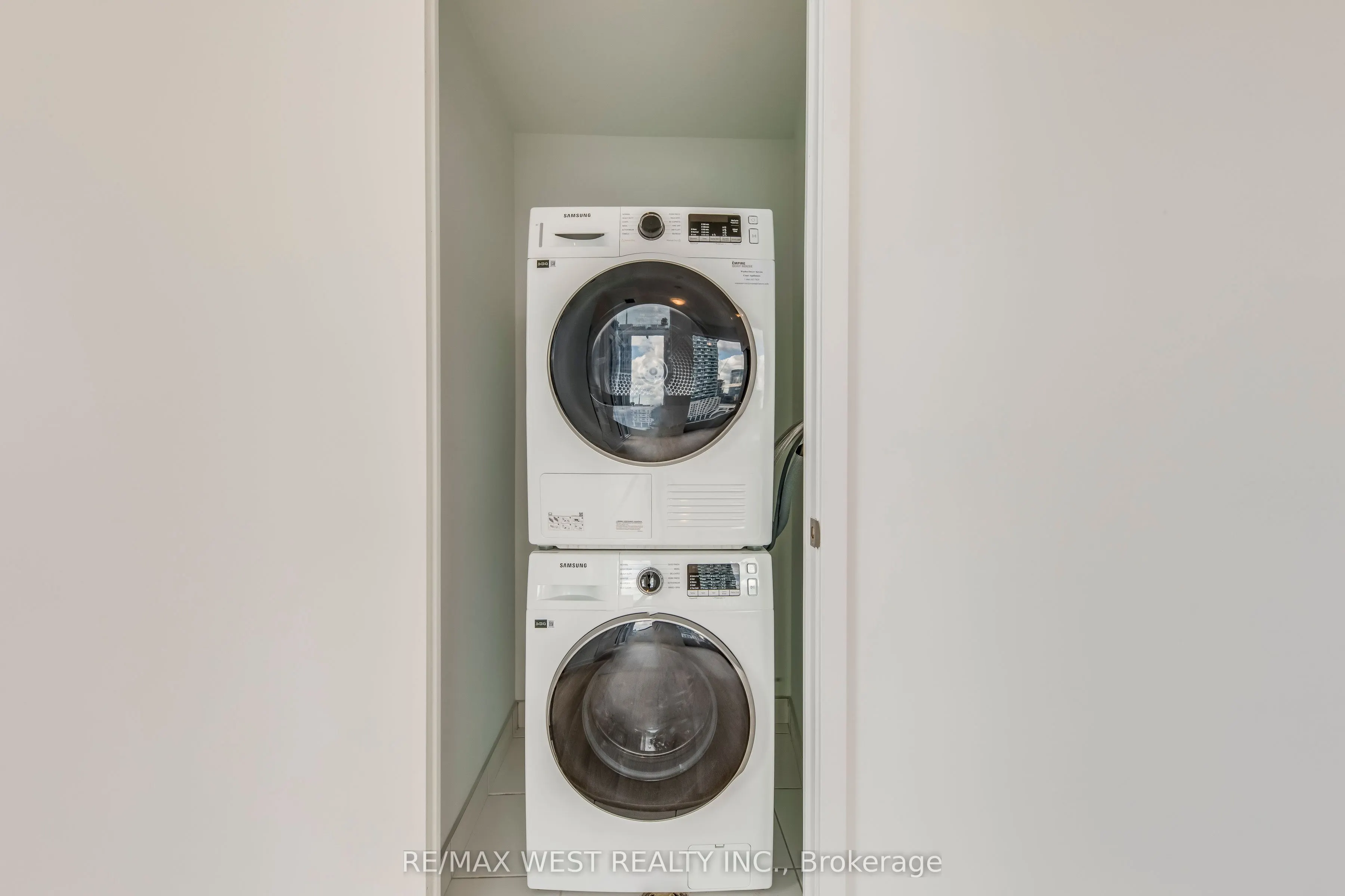 15 Richardson Street, #1106