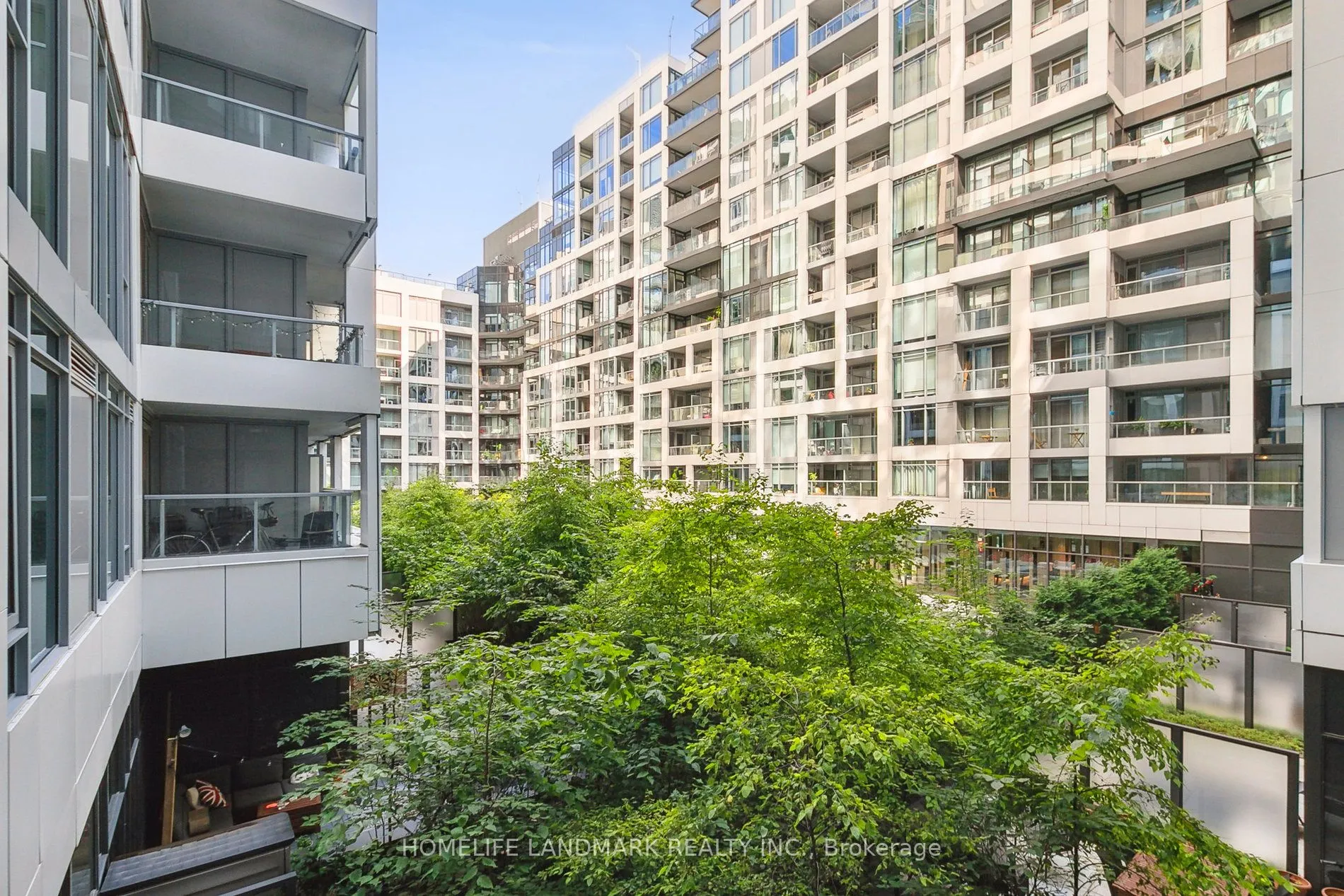 27 bathurst Street, #301w