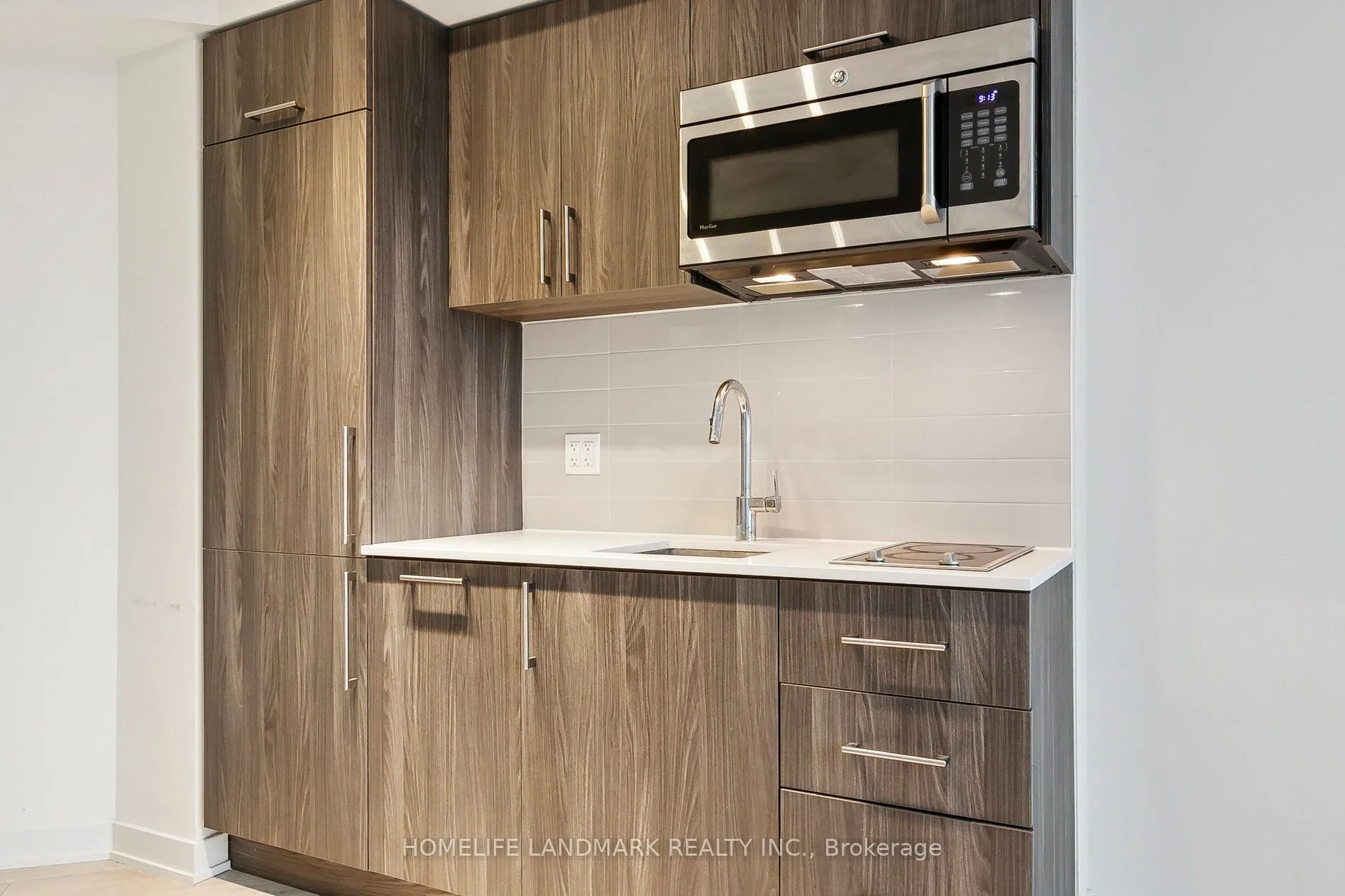 27 bathurst Street, #301w