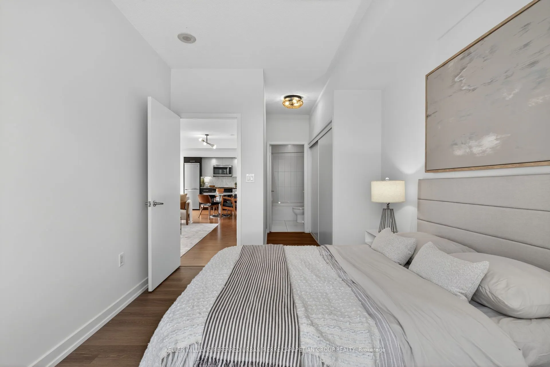 8 Telegram Mews, #803