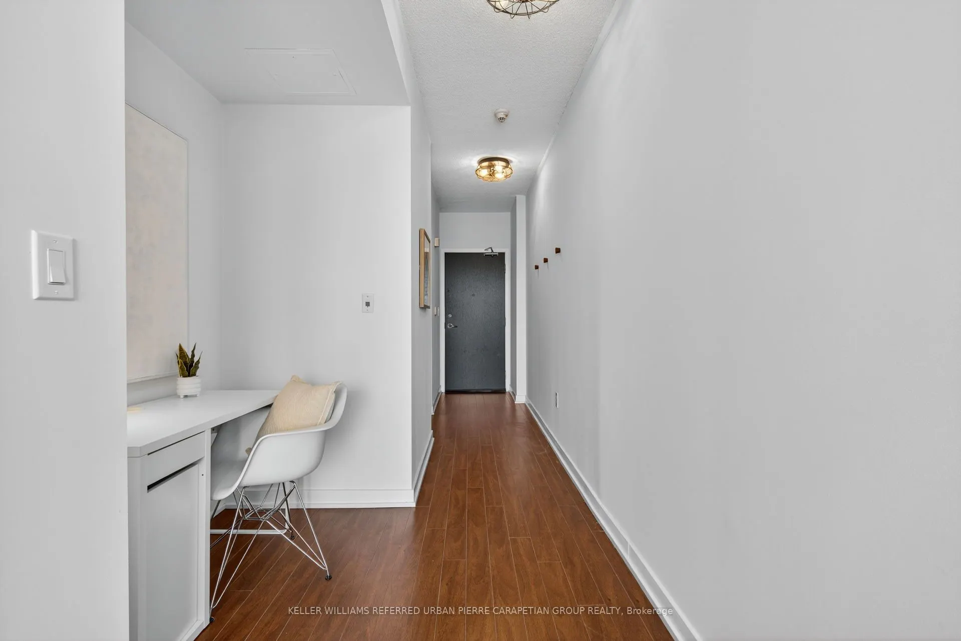 8 Telegram Mews, #803