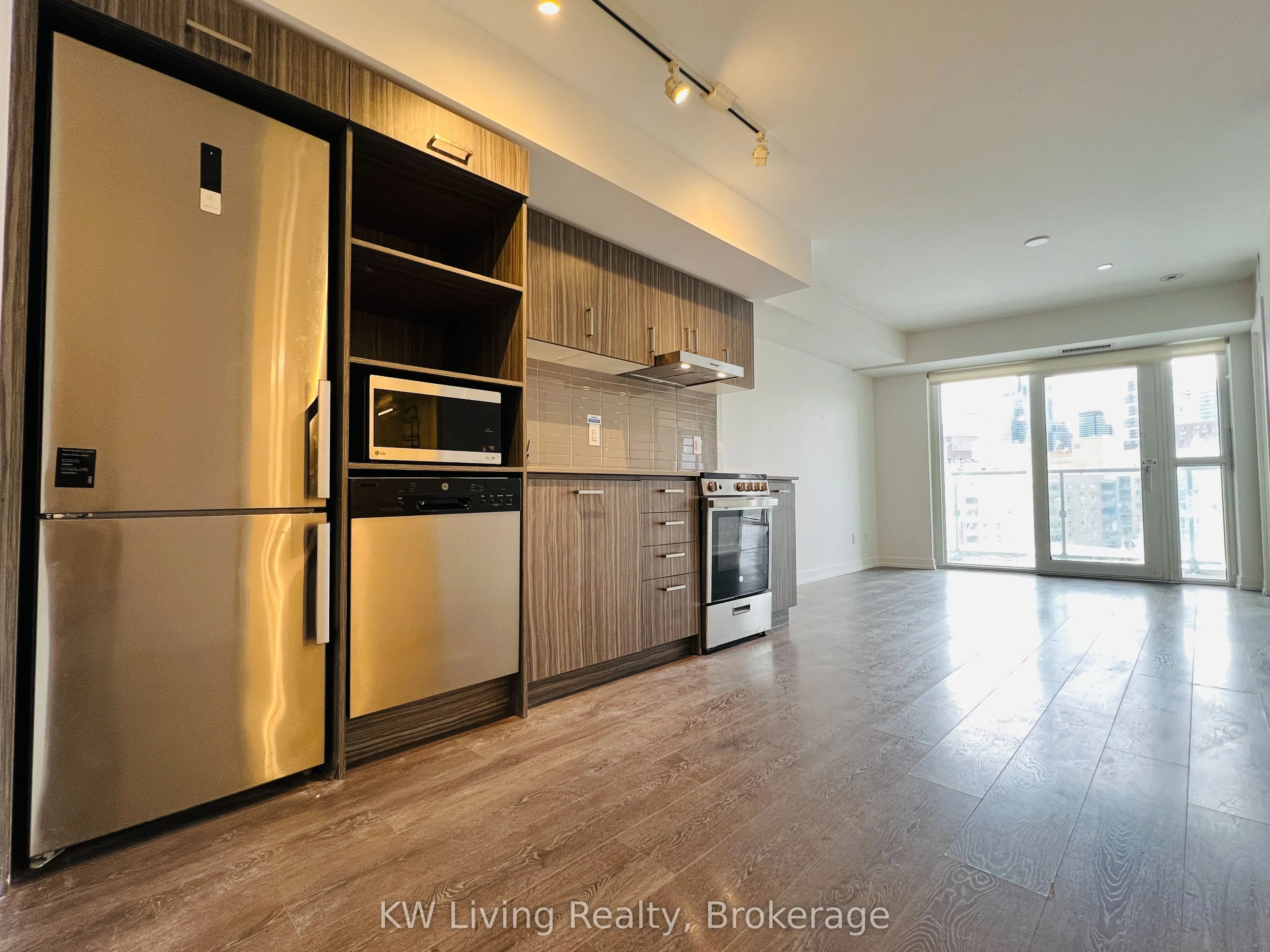 219 Dundas Street E, #1109