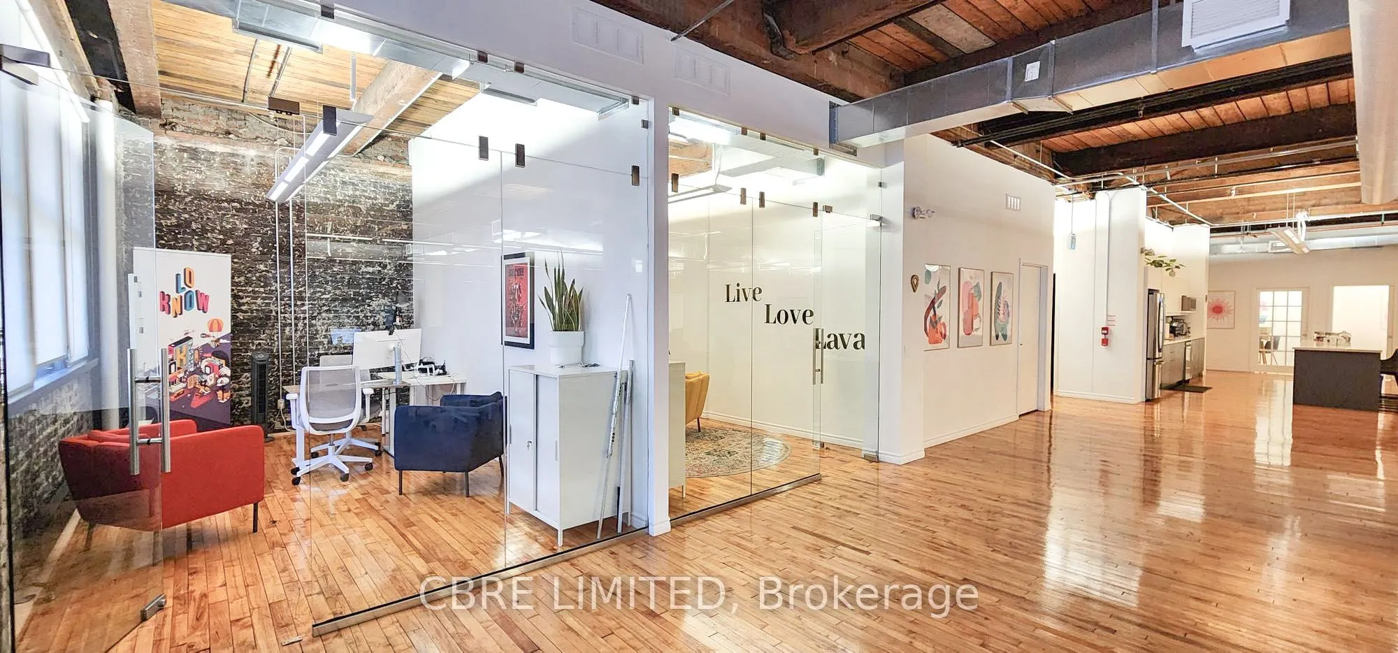 211 Yonge Street, #400