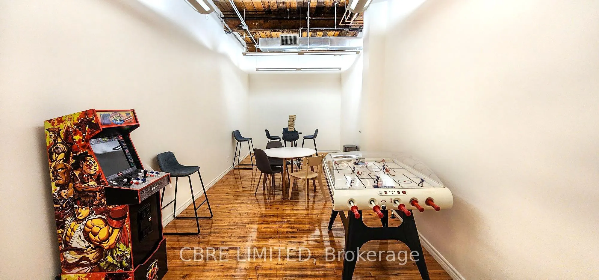 211 Yonge Street, #400