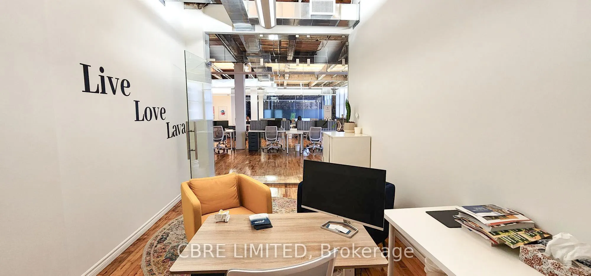 211 Yonge Street, #400