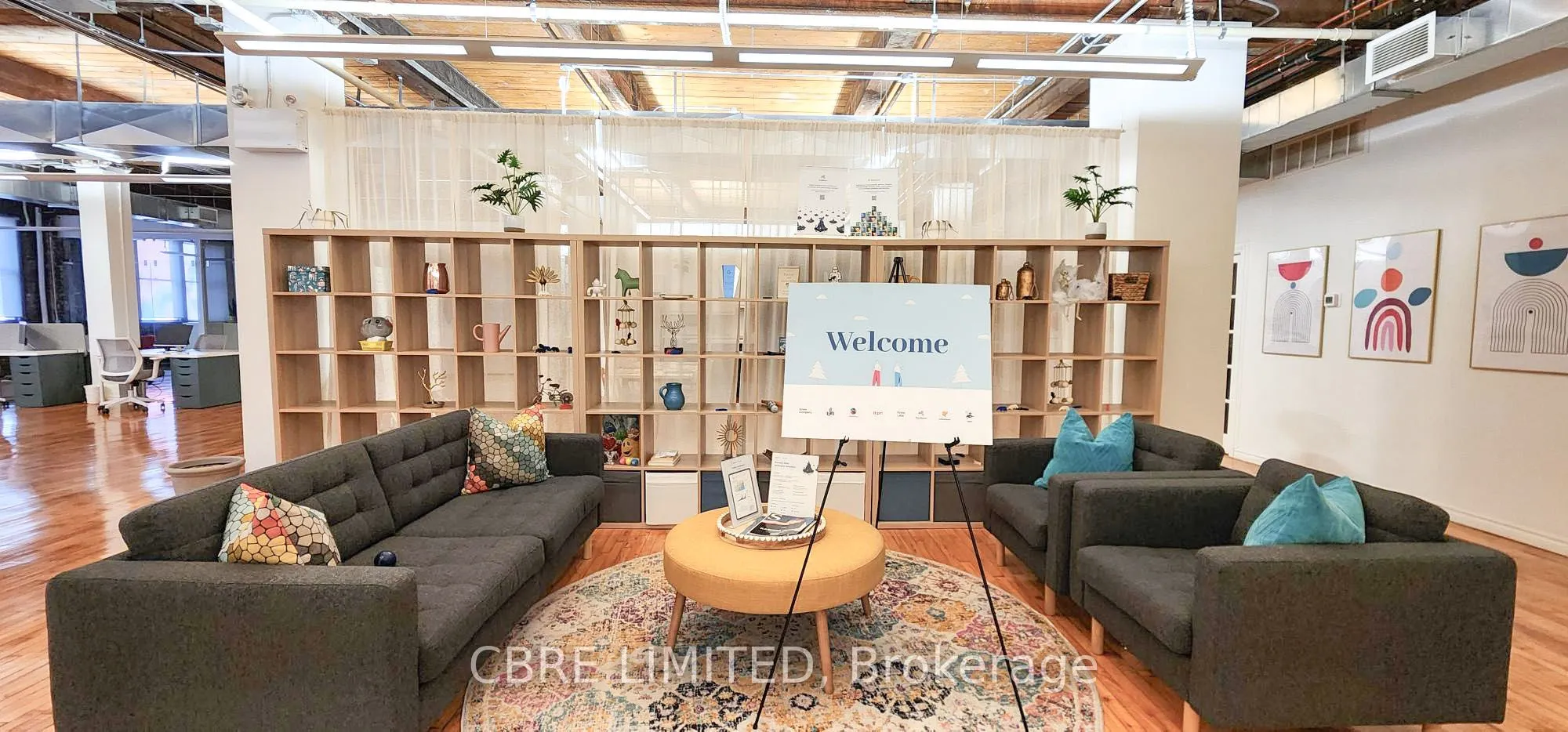 211 Yonge Street, #400