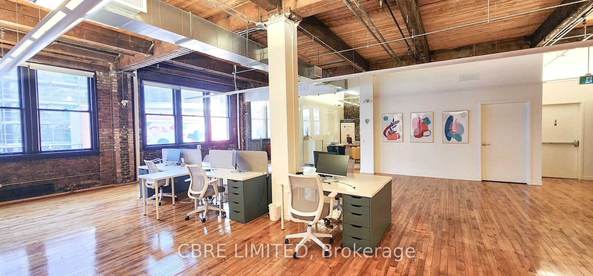211 Yonge Street, #400