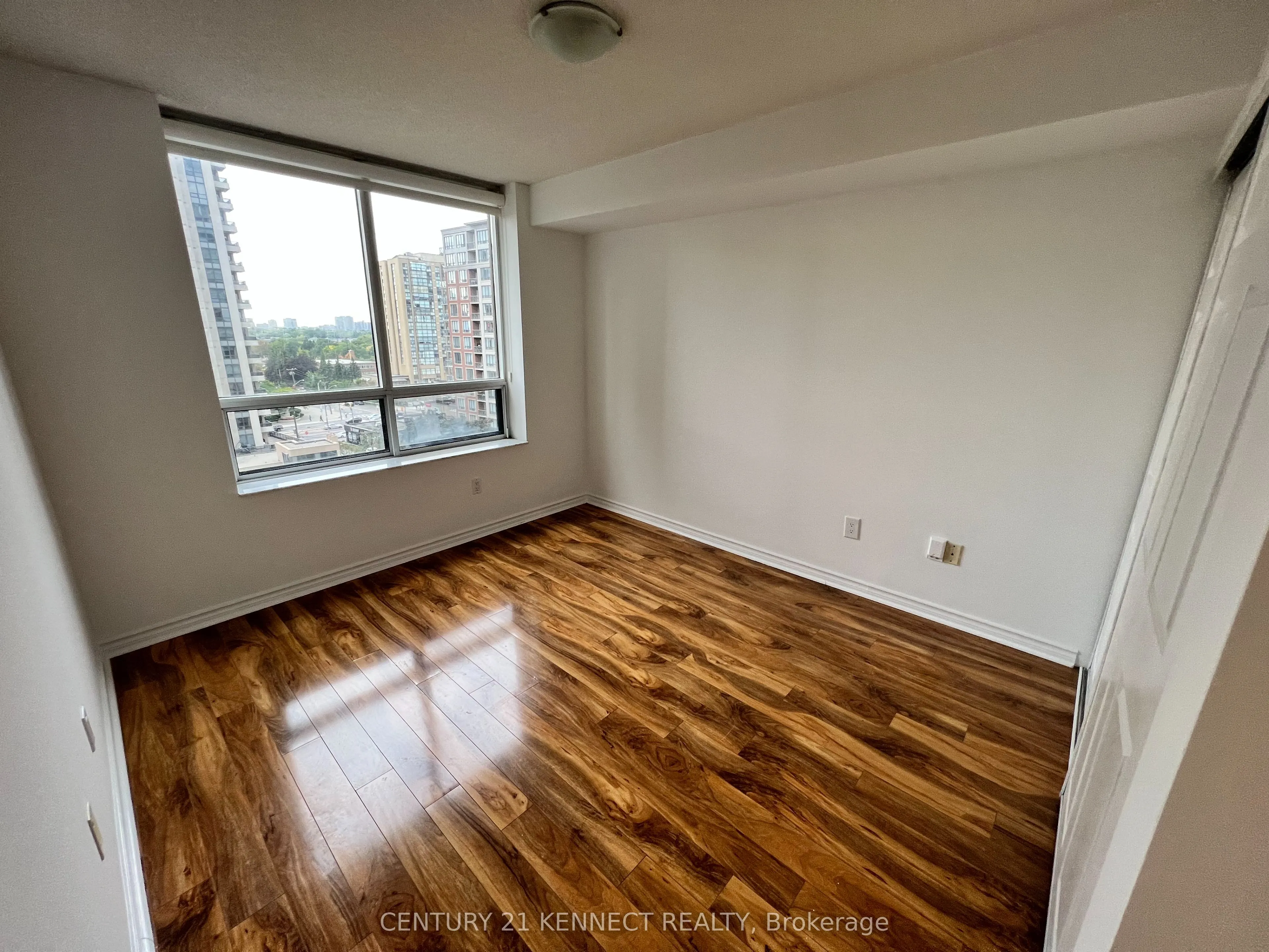 18 Sommerset Way N, #1209
