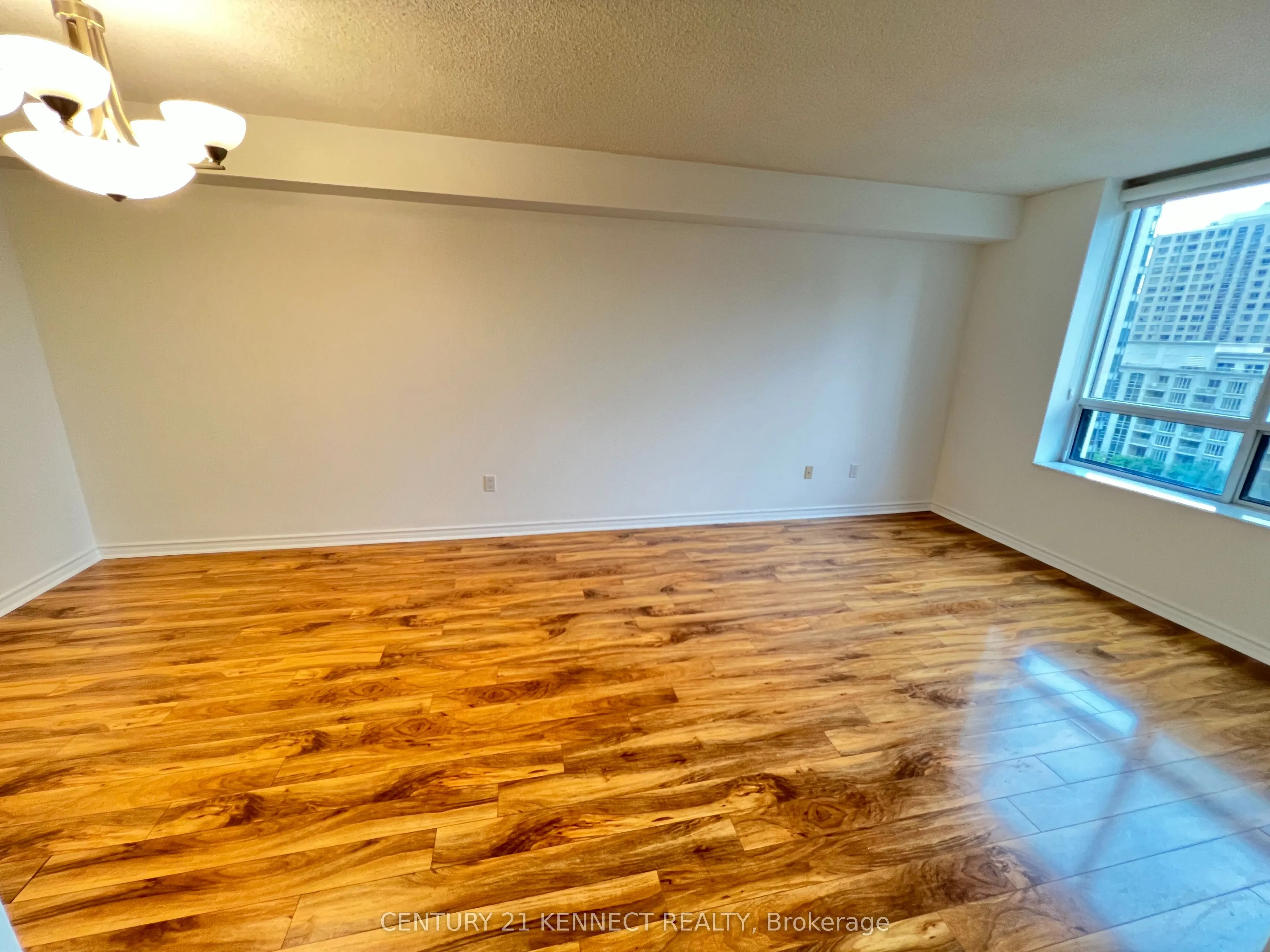 18 Sommerset Way N, #1209
