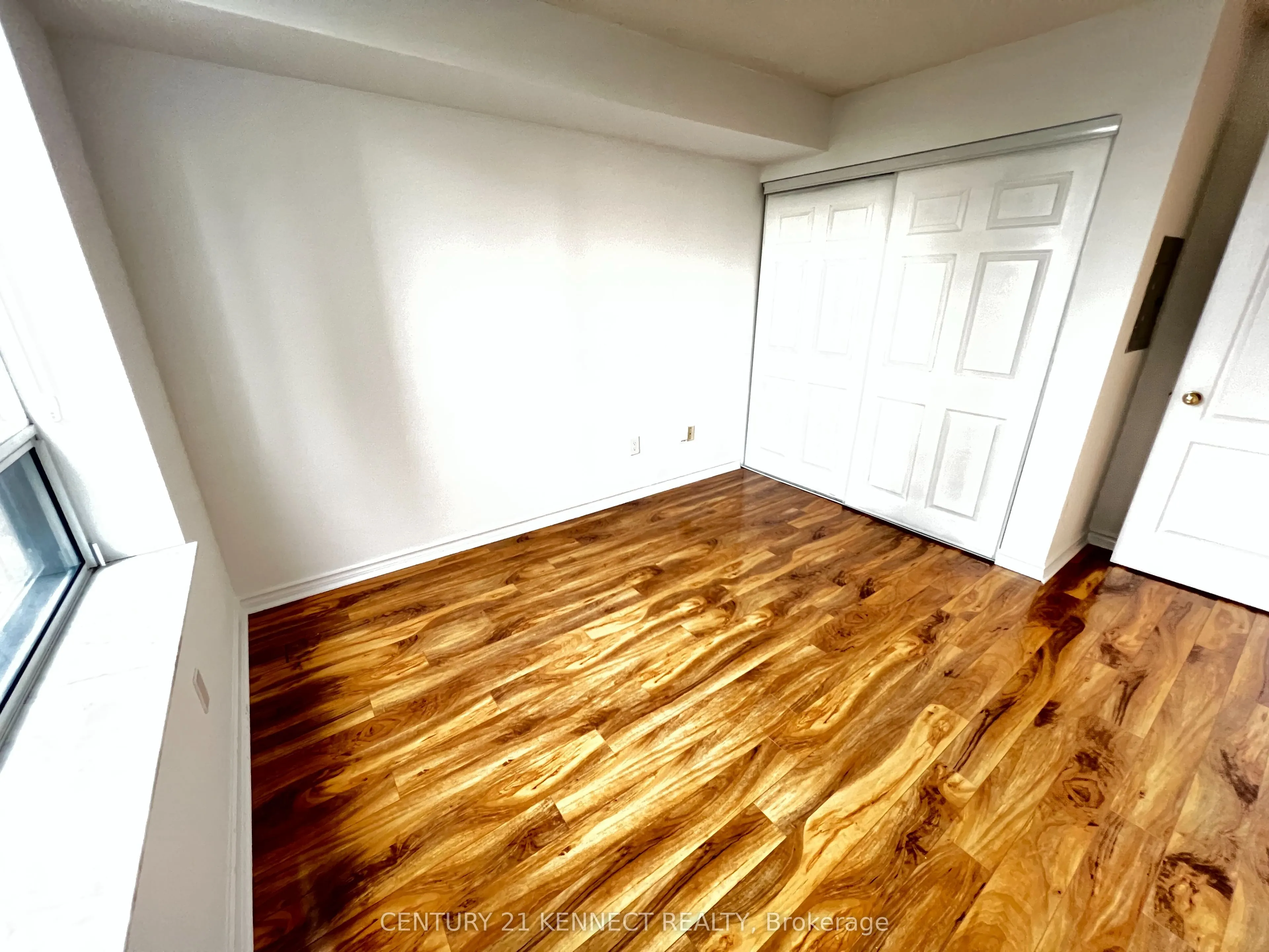 18 Sommerset Way N, #1209