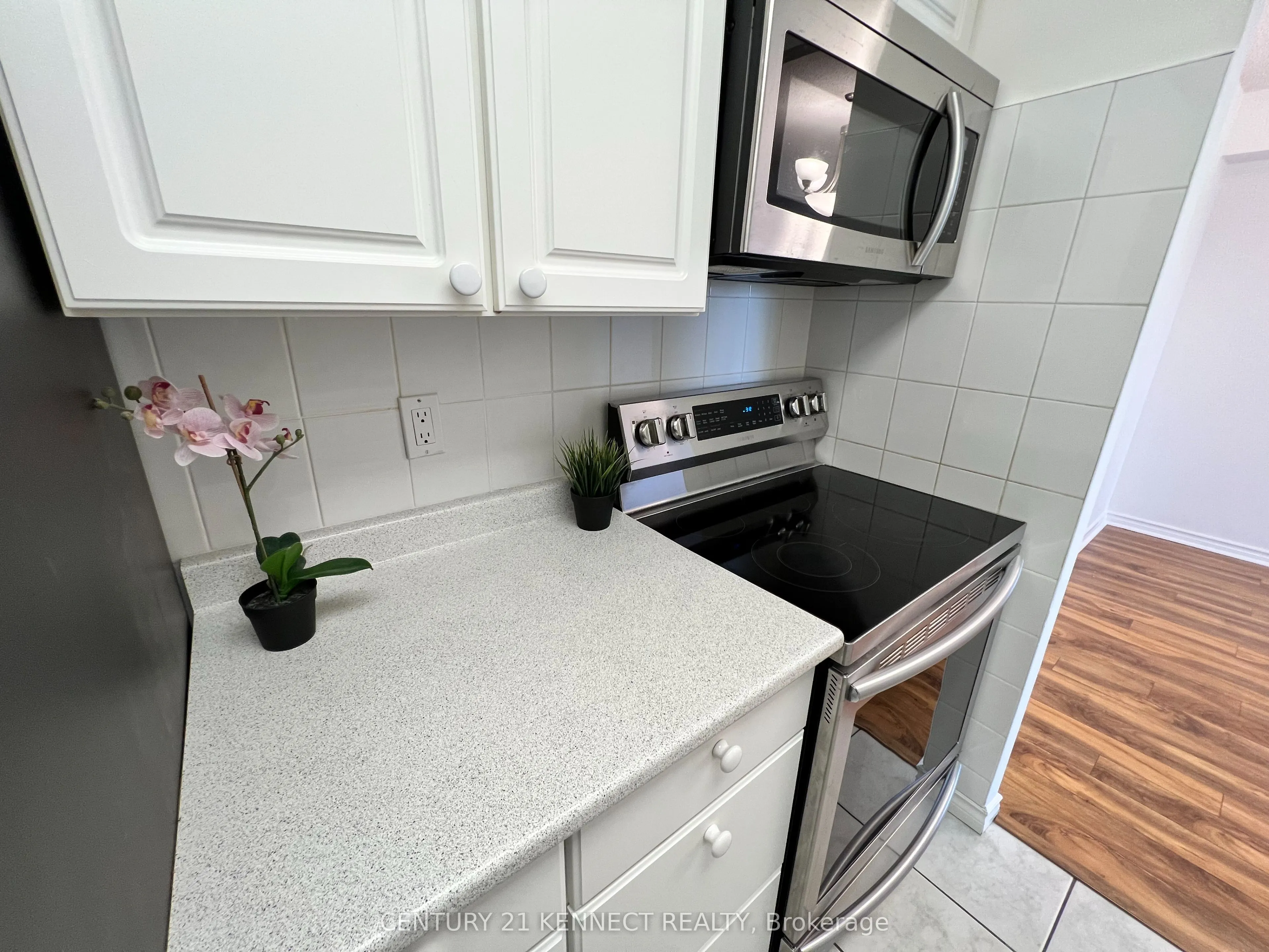 18 Sommerset Way N, #1209