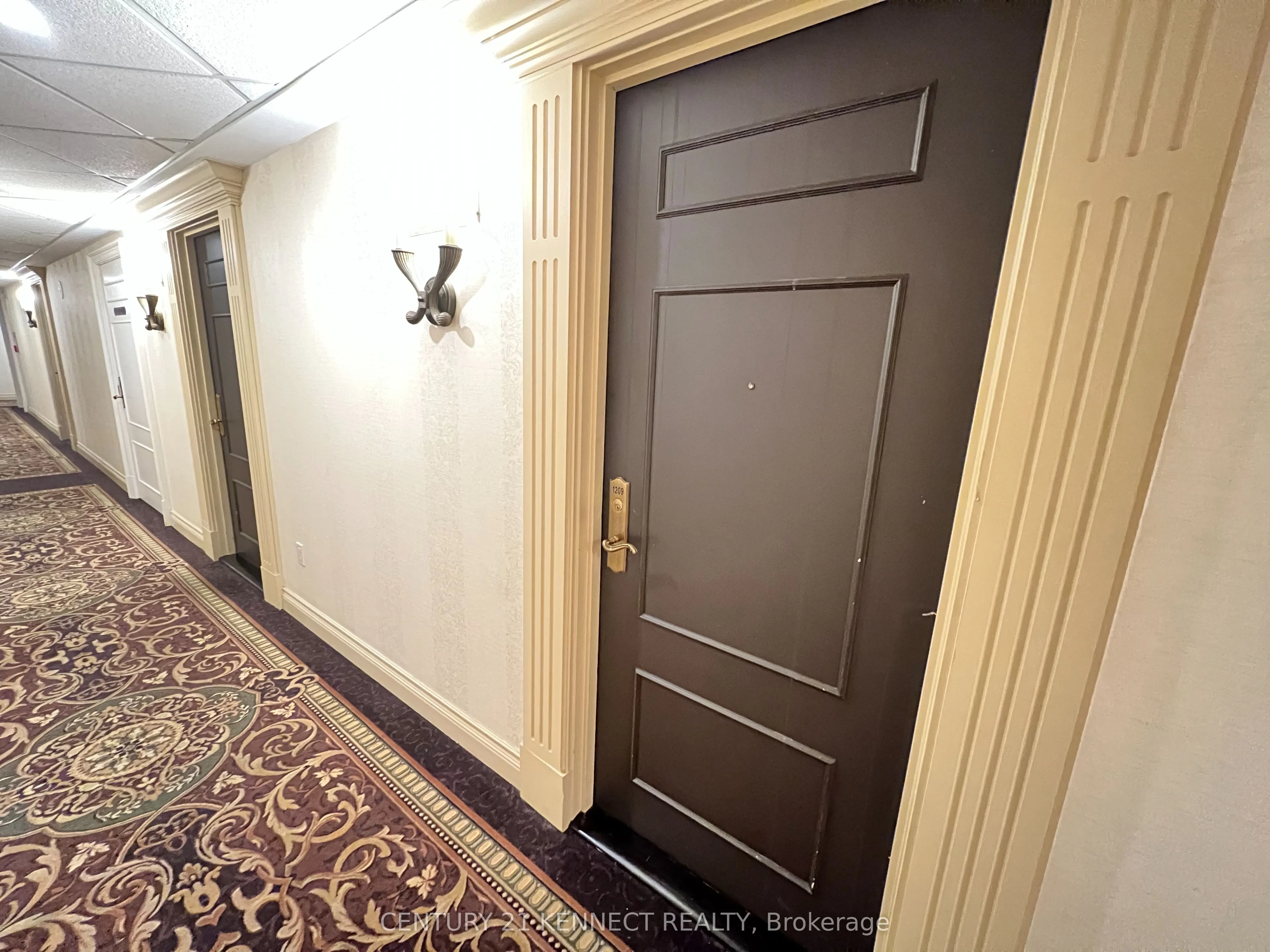 18 Sommerset Way N, #1209