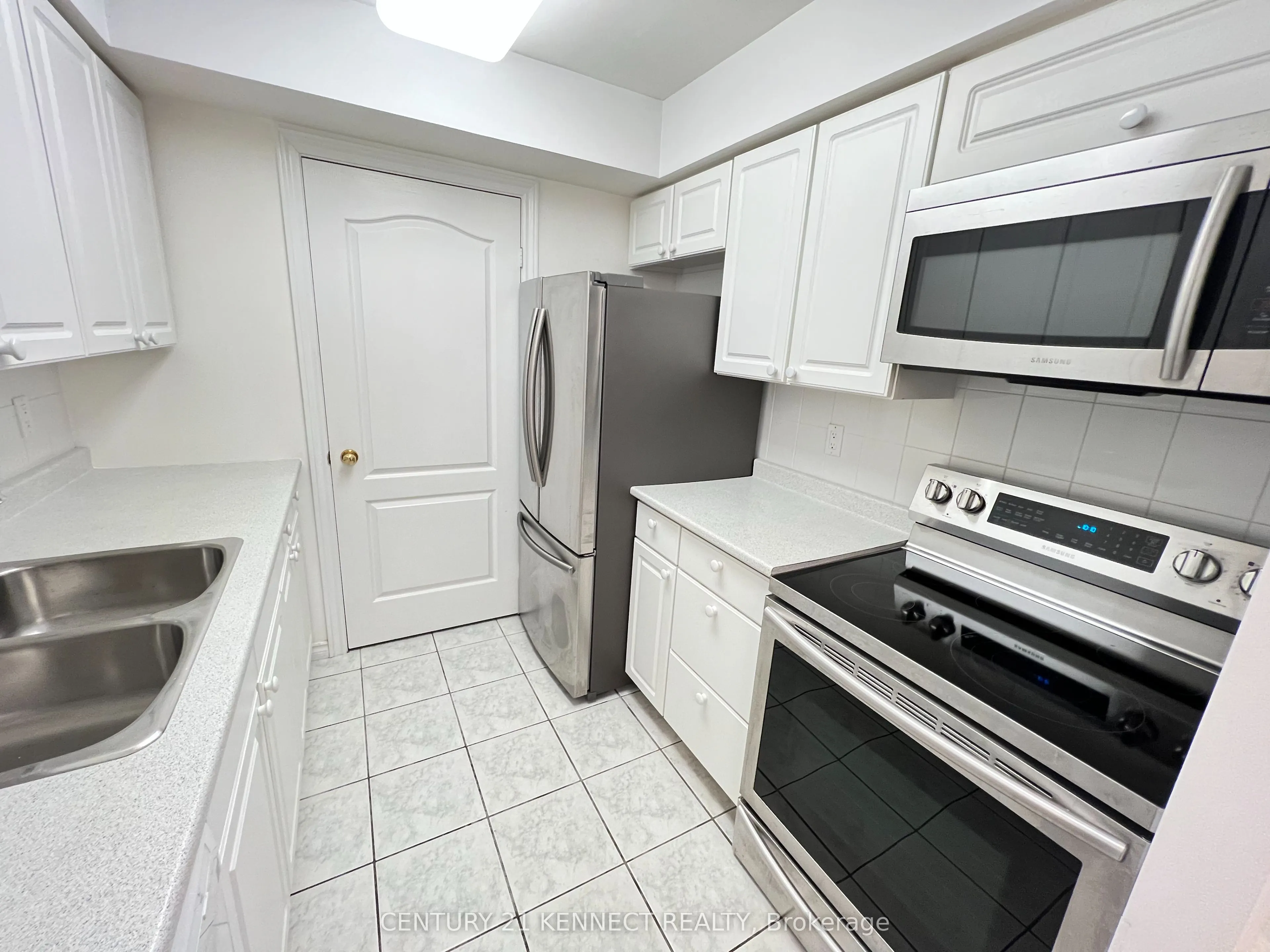 18 Sommerset Way N, #1209