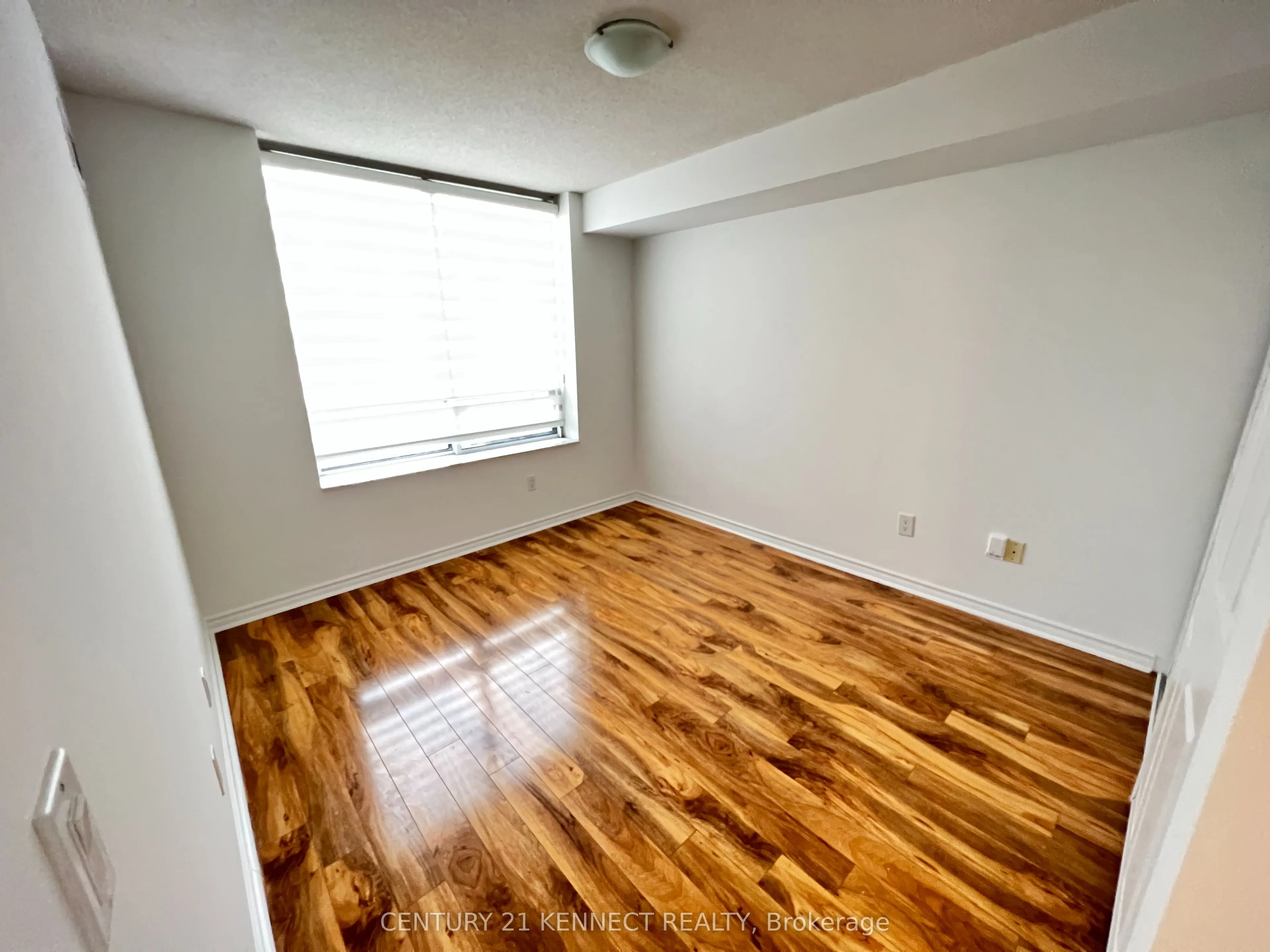 18 Sommerset Way N, #1209