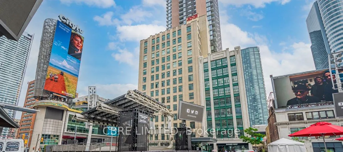 21 Dundas Square, #1400