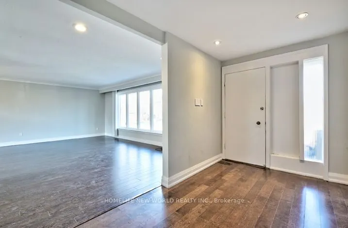 58 Maxwell Street, #Main