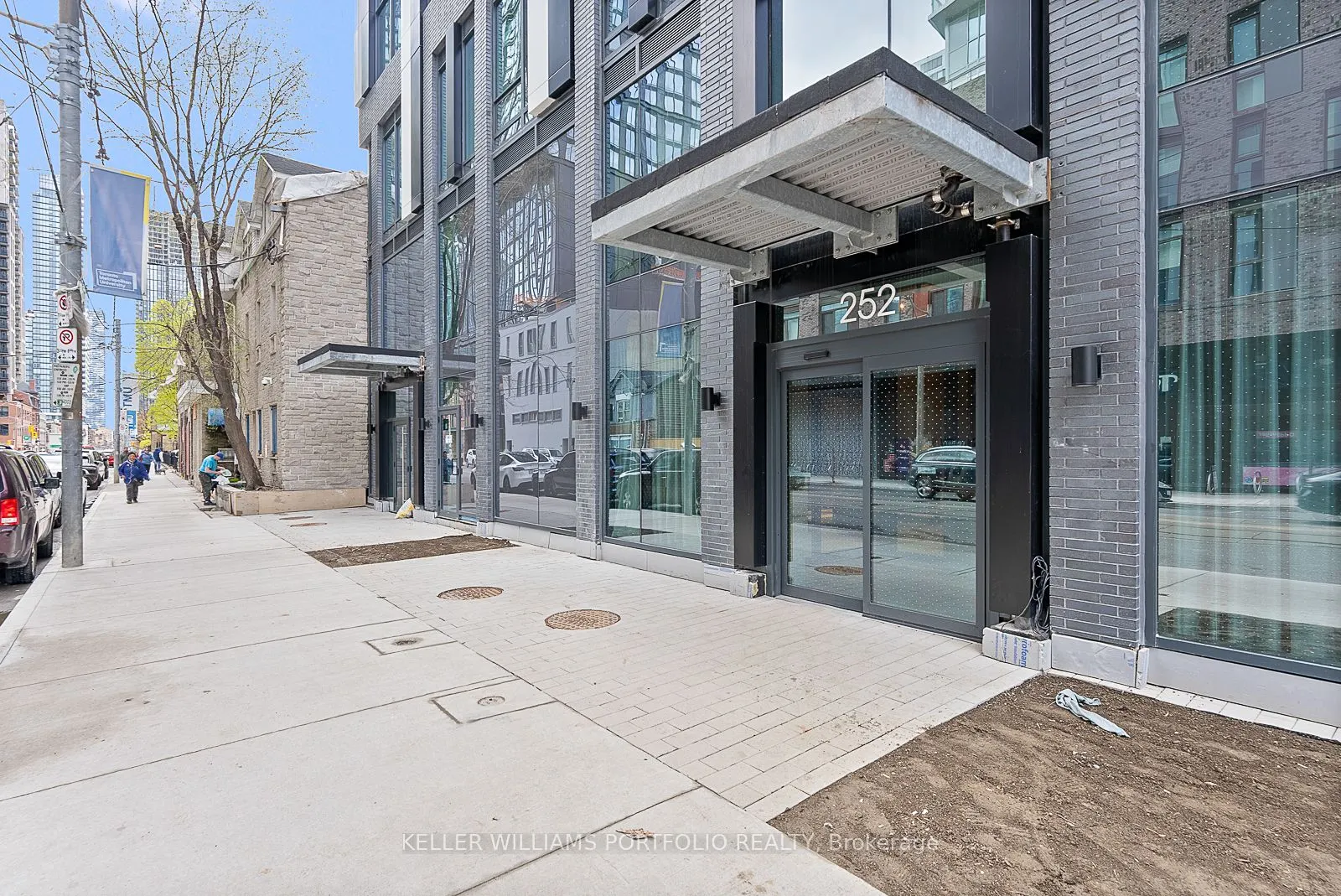252 Church Street, #PH16