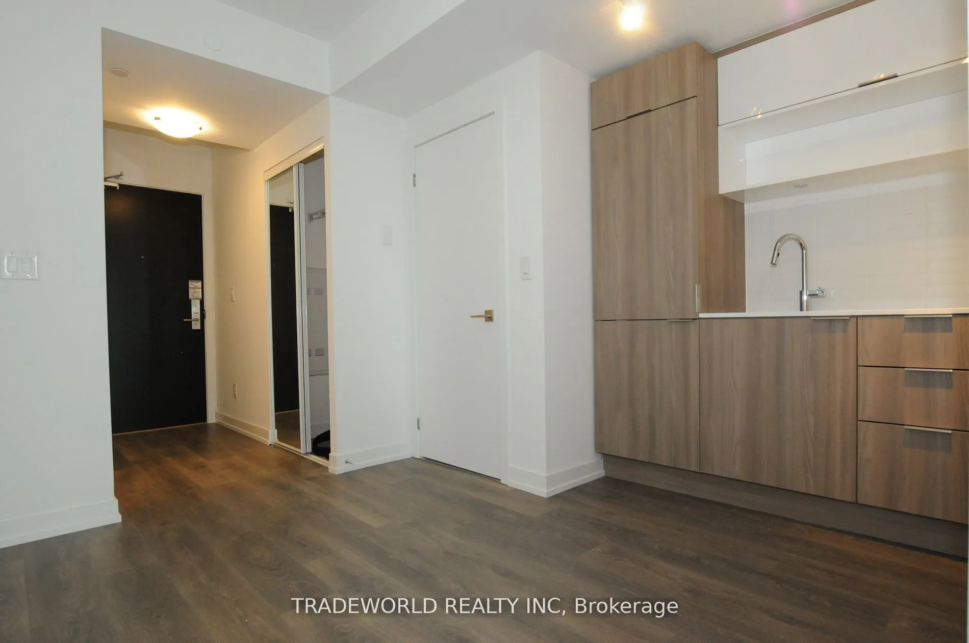 159 Wellesley Street E, #2202