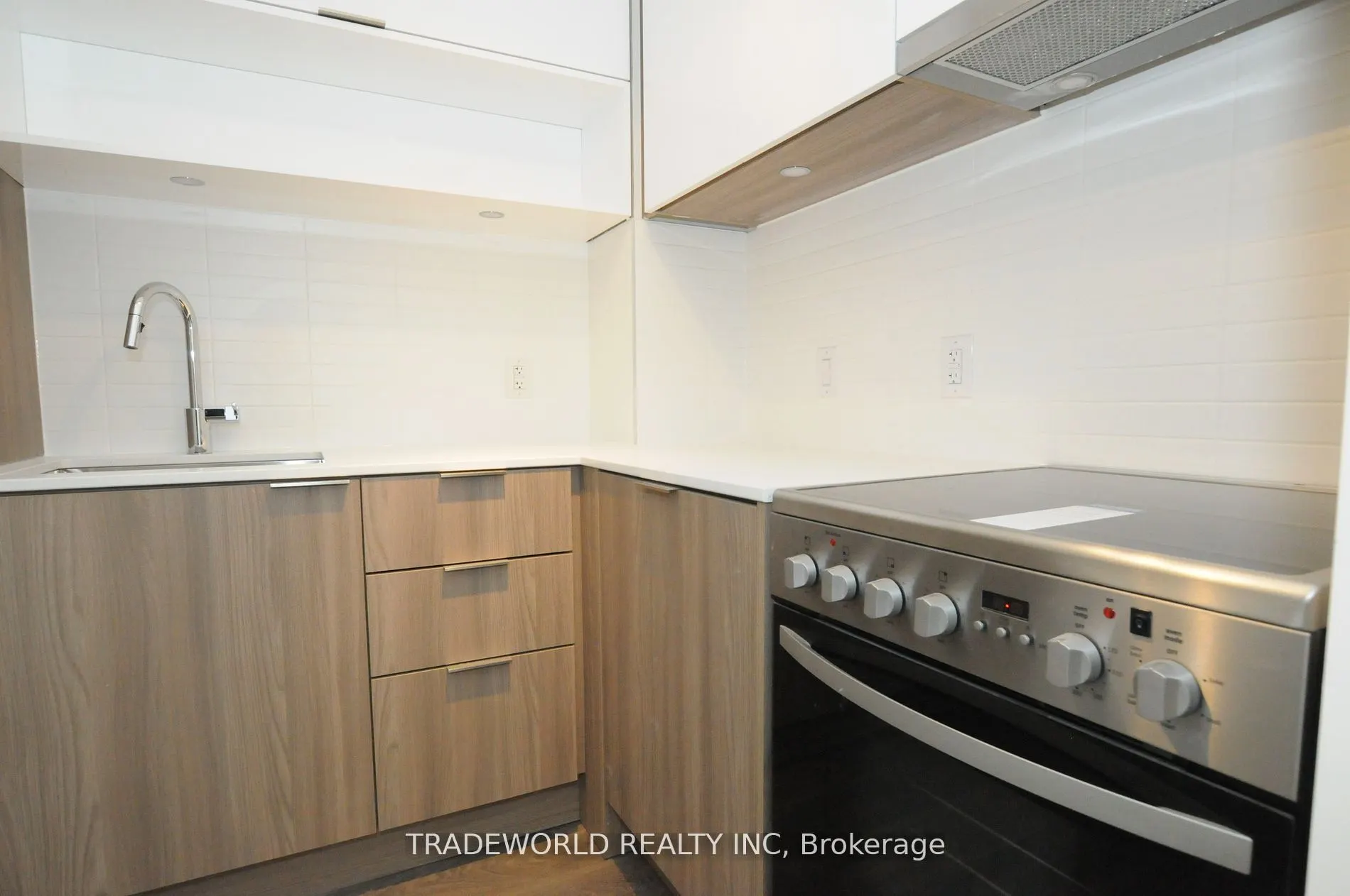 159 Wellesley Street E, #2202
