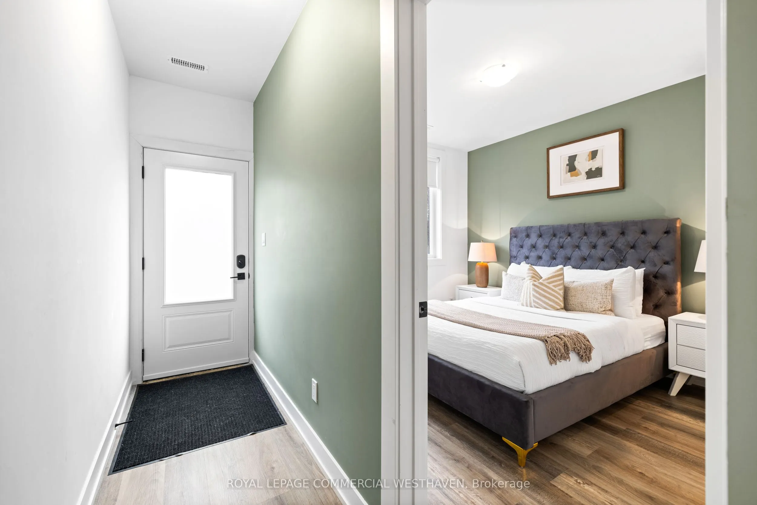 447 Lansdowne Avenue, #B