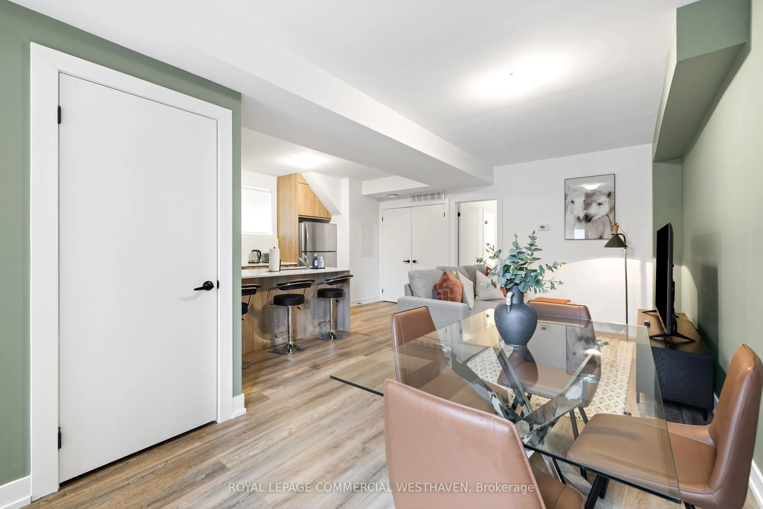 447 Lansdowne Avenue, #B