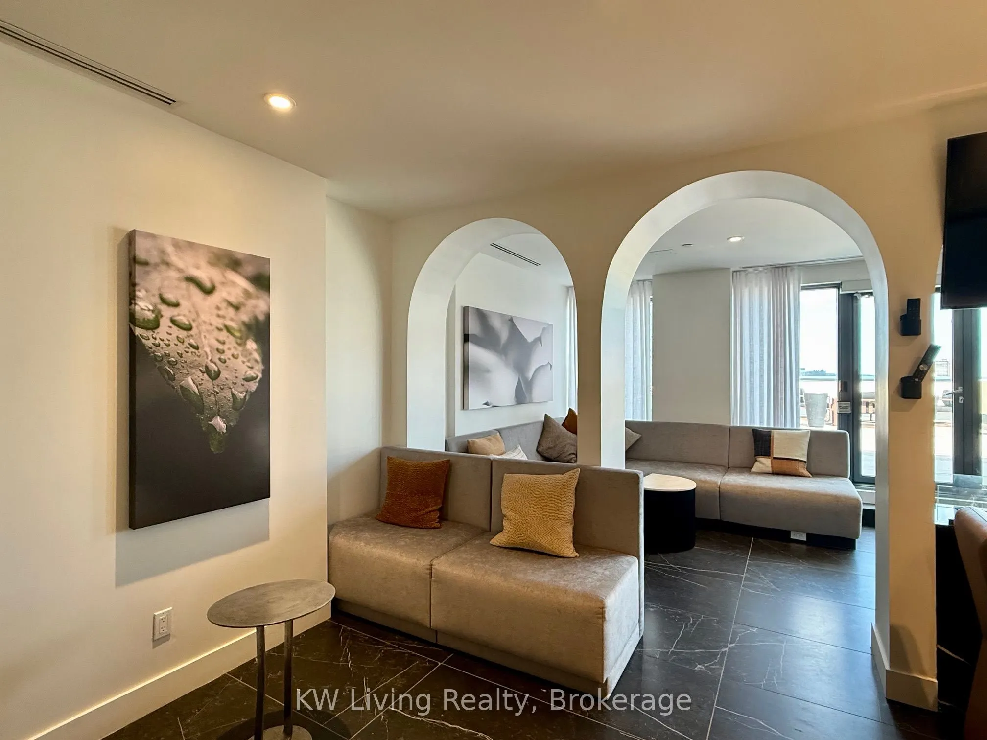 308 Jarvis Street, #809
