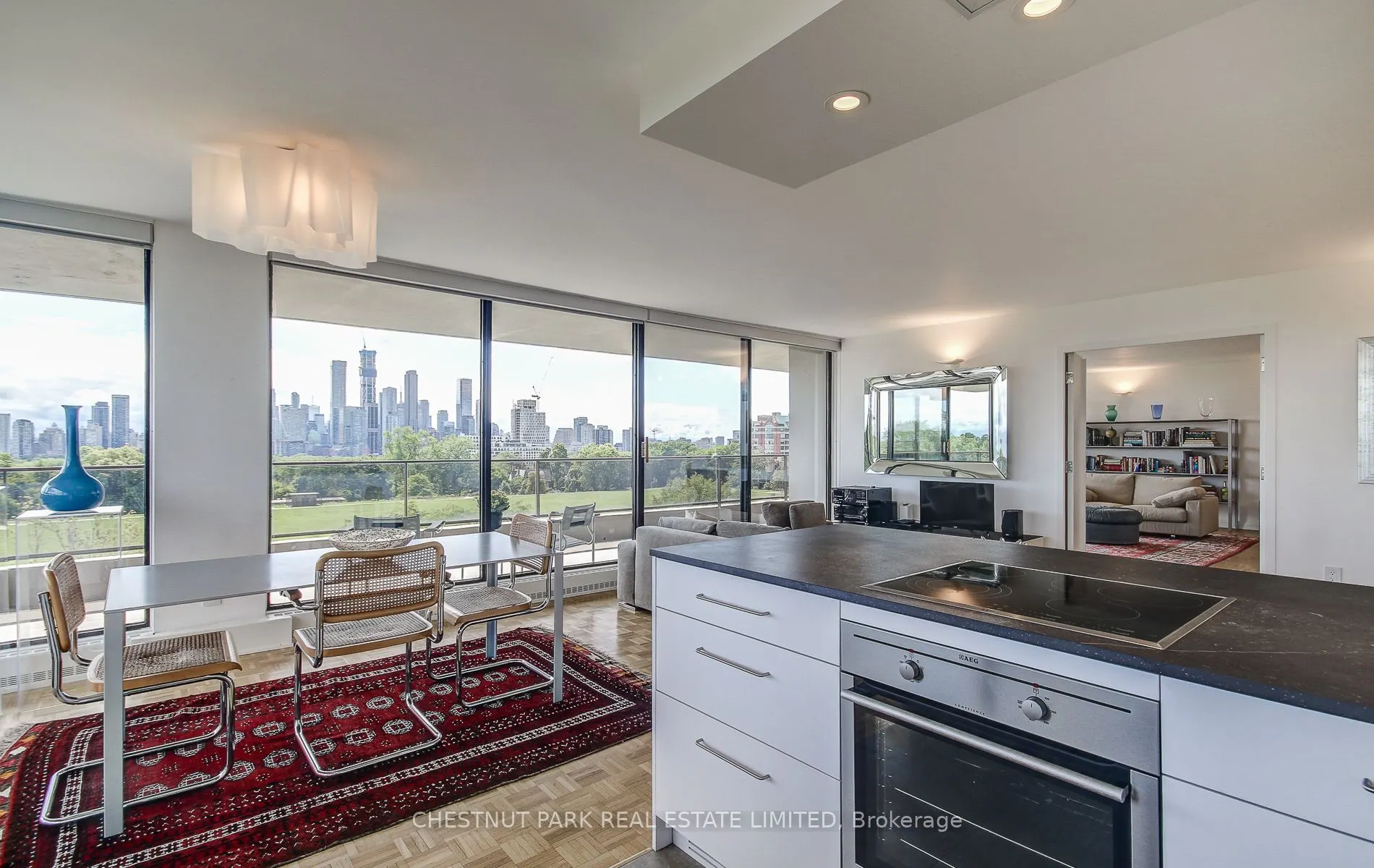 10 Avoca Avenue, #704/05