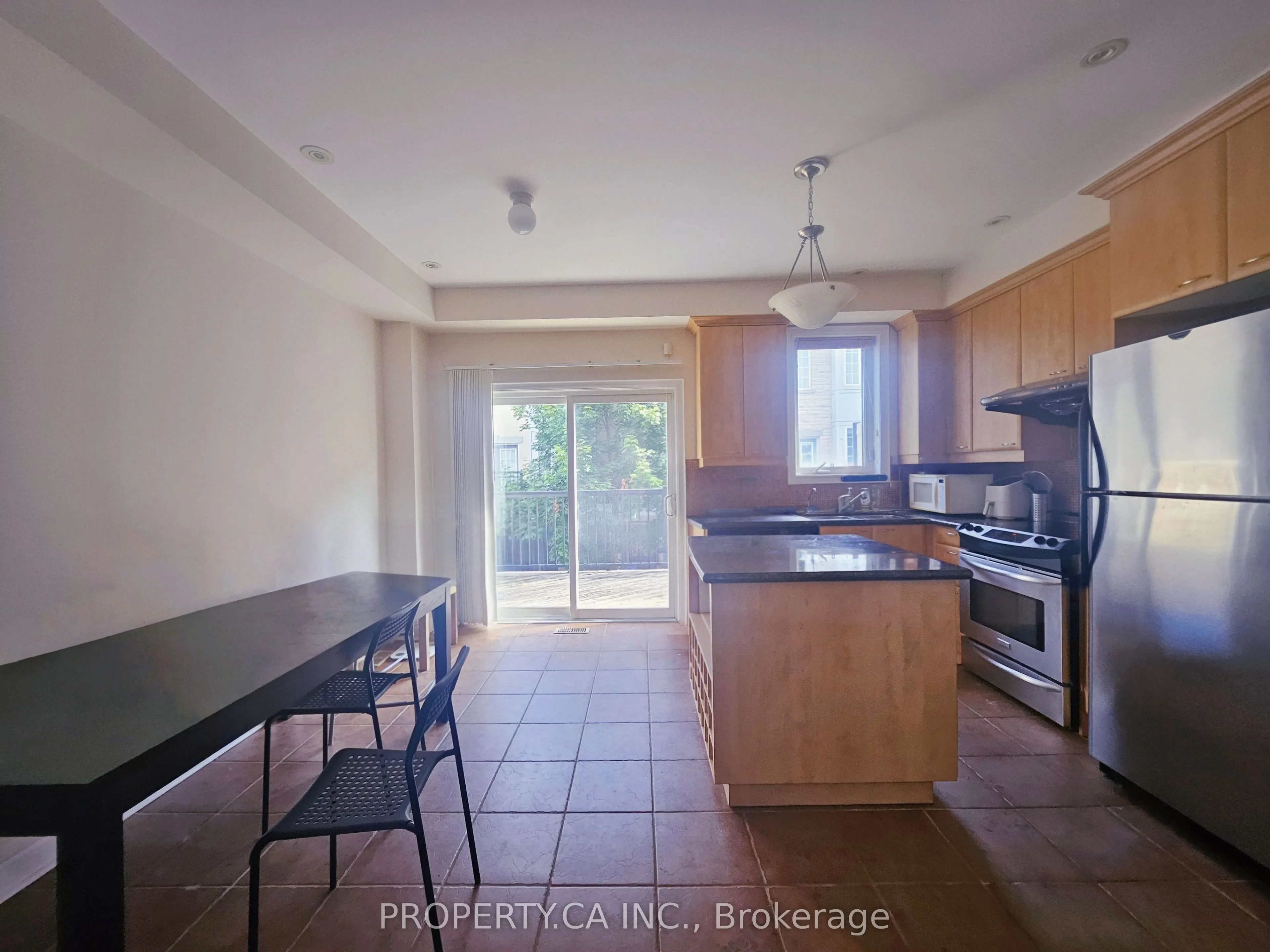 211 Finch Avenue E